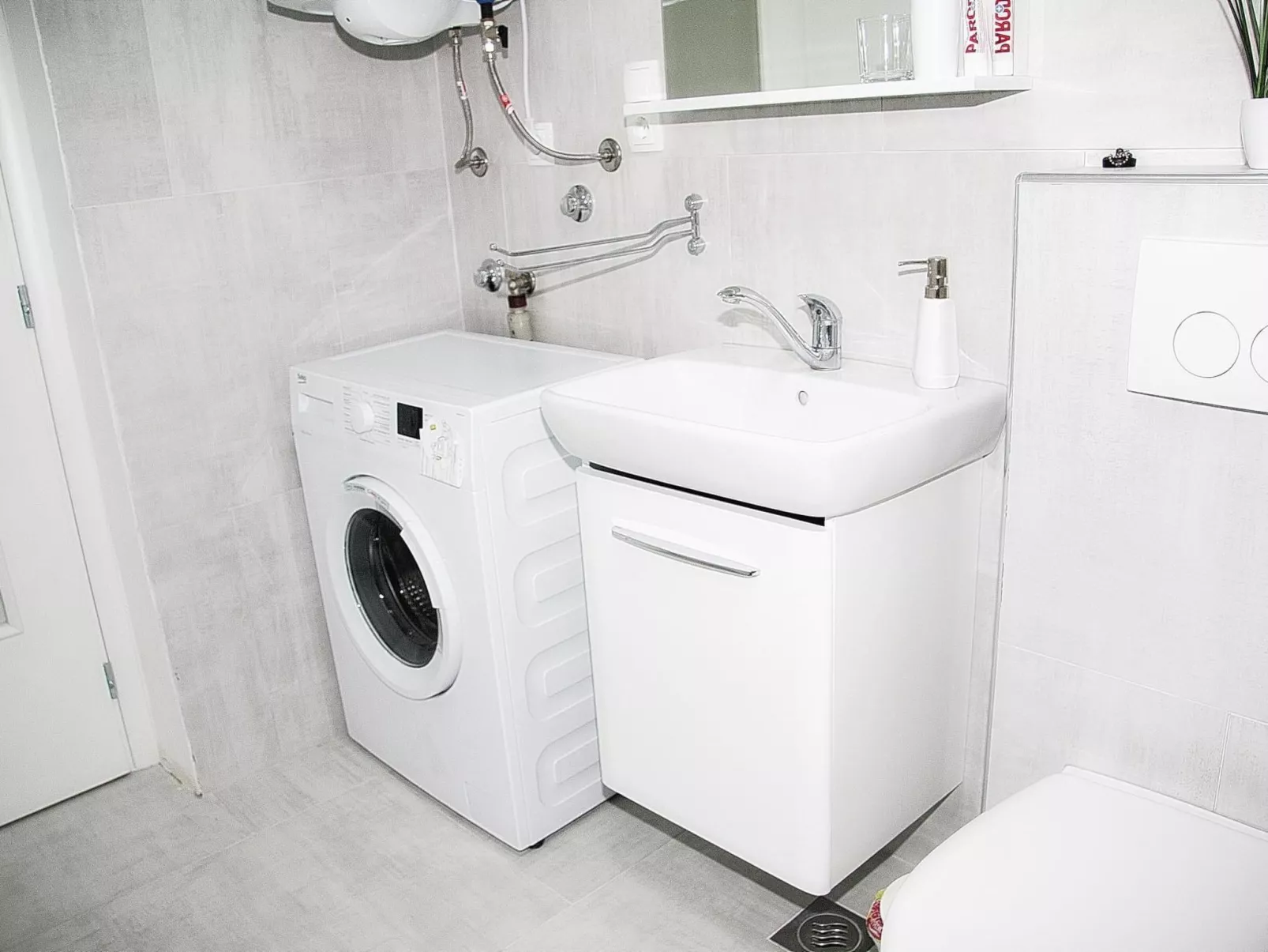 Haus La Dostana-Binnen