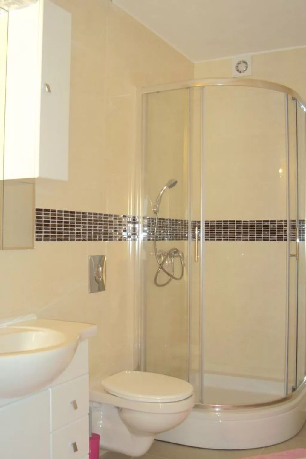 Mit Infinity Pool-Binnen