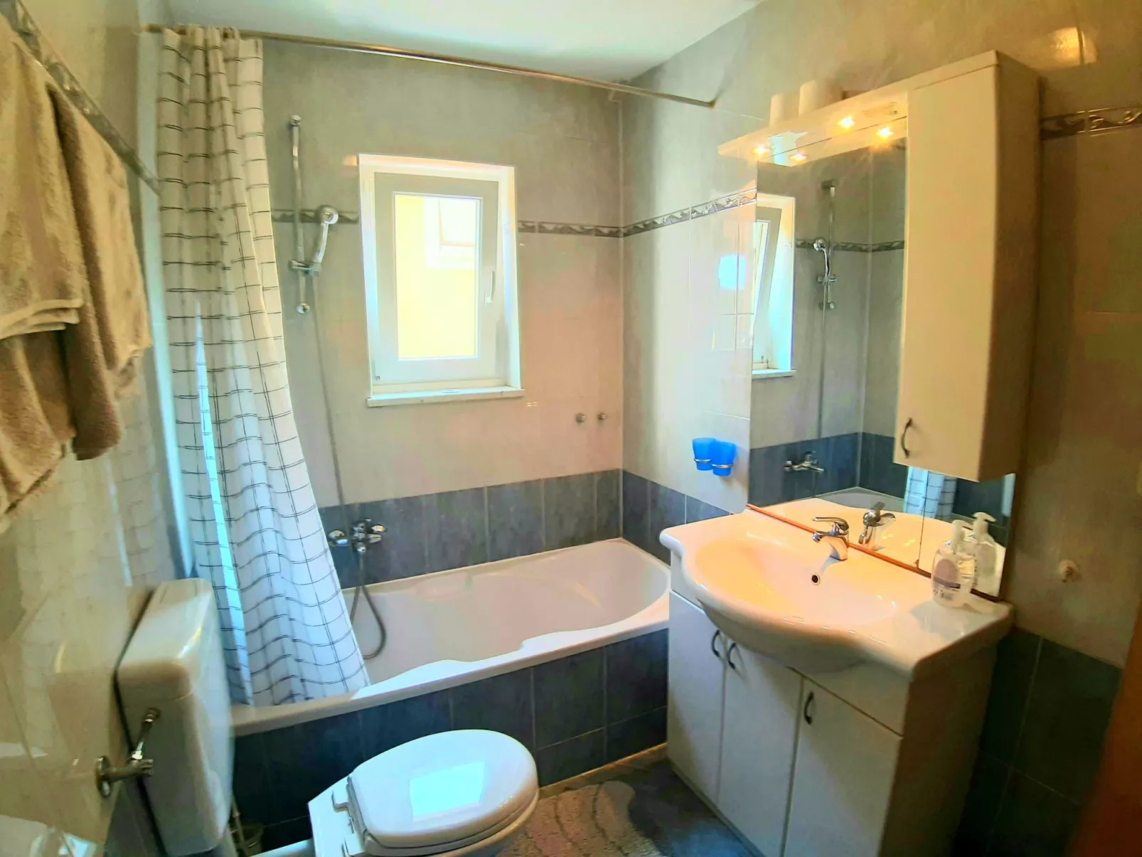 Mit beheiztem Pool-Binnen