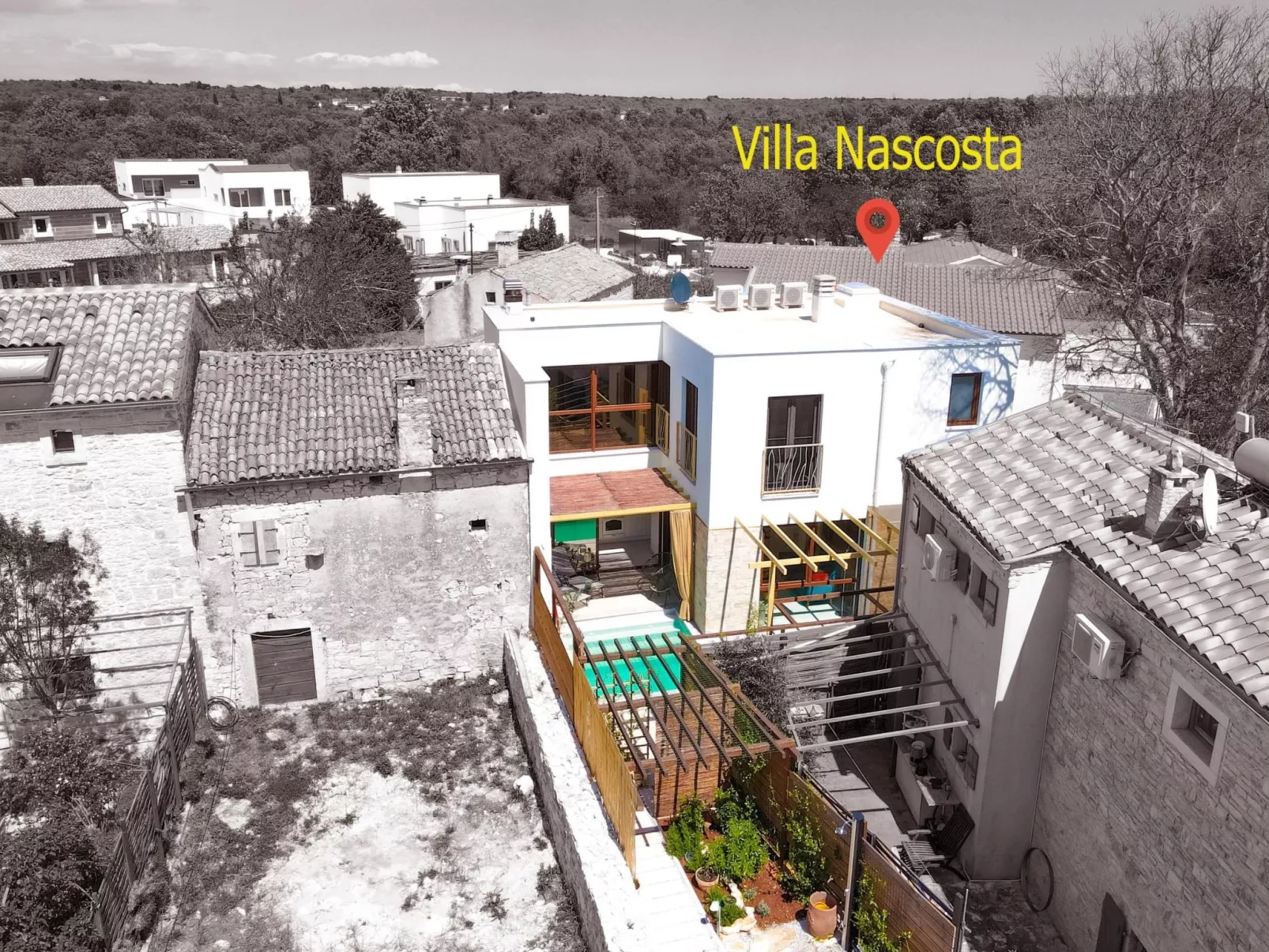 Ferienvilla "Nascota" mit eigenem Pool-Buiten