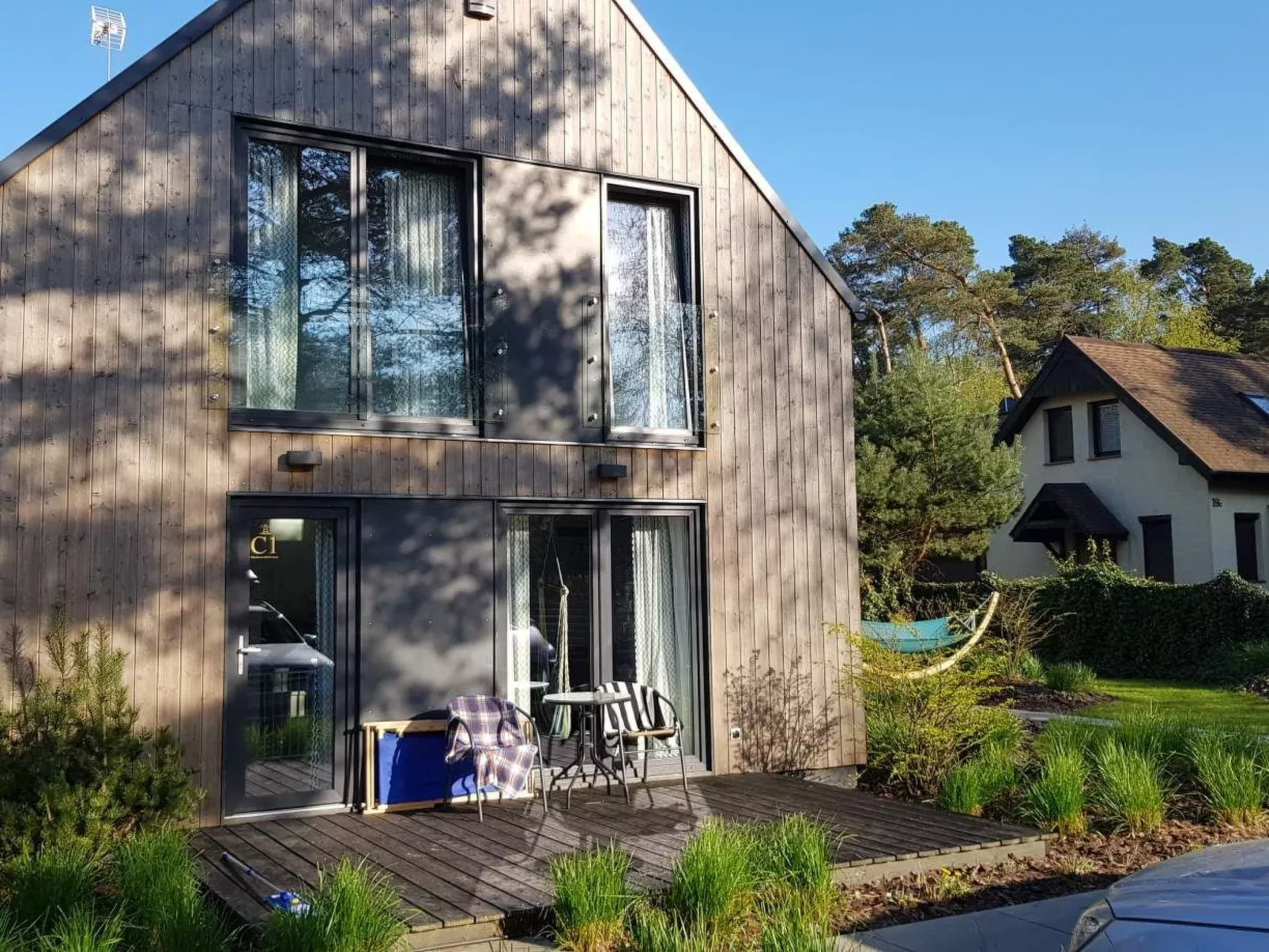 Mit privater Terrasse-Buiten