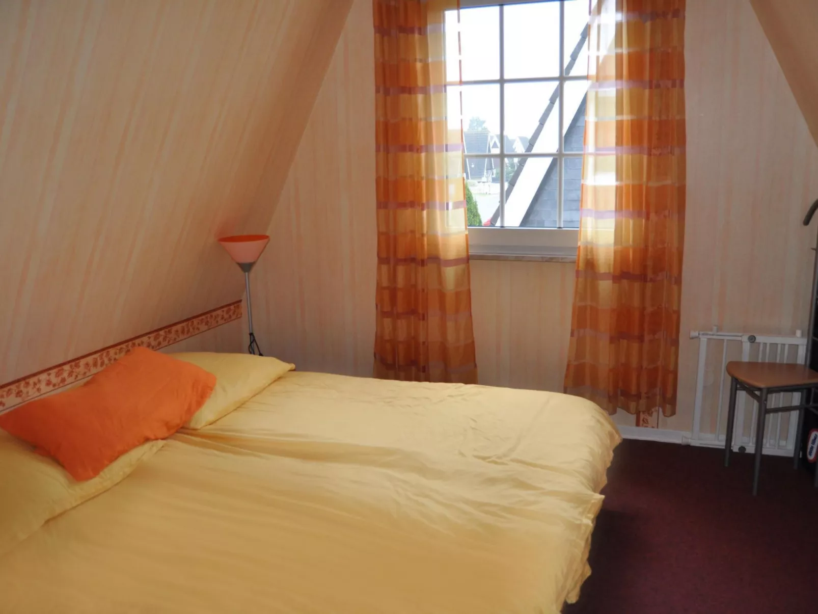 Sonniges Ferienhaus hinter dem Deich-Binnen