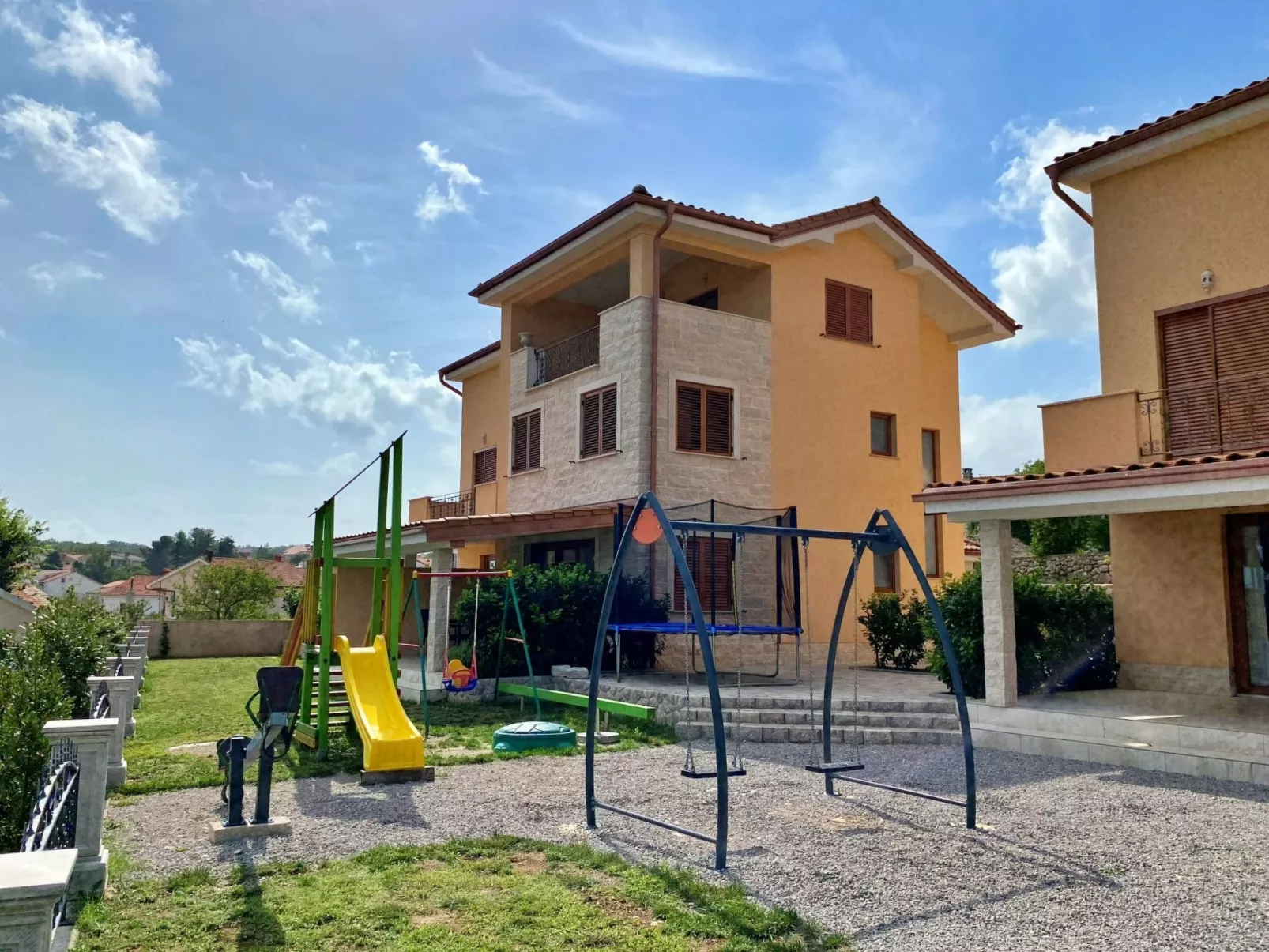 Apartment Rebeka-Buiten