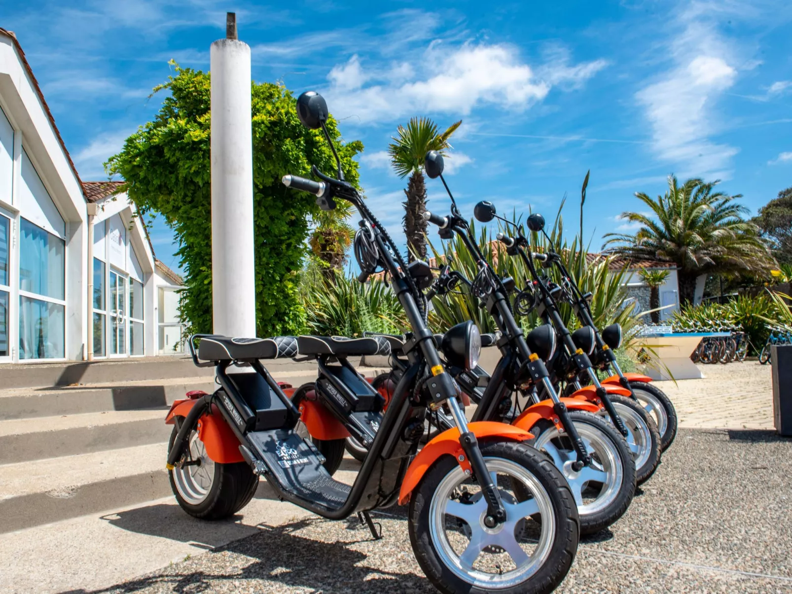 "Acacia" mit eigenem Pool-Buiten