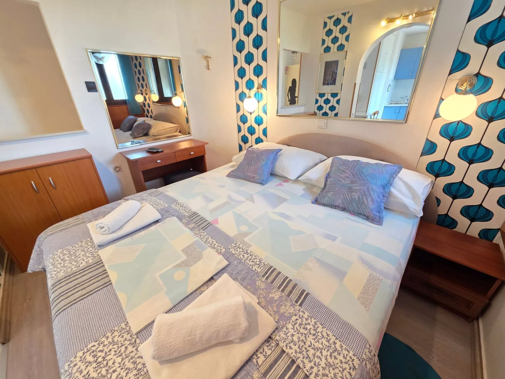 Appartement mit Balkon - gemeinsamer Pool und Terrasse-Binnen