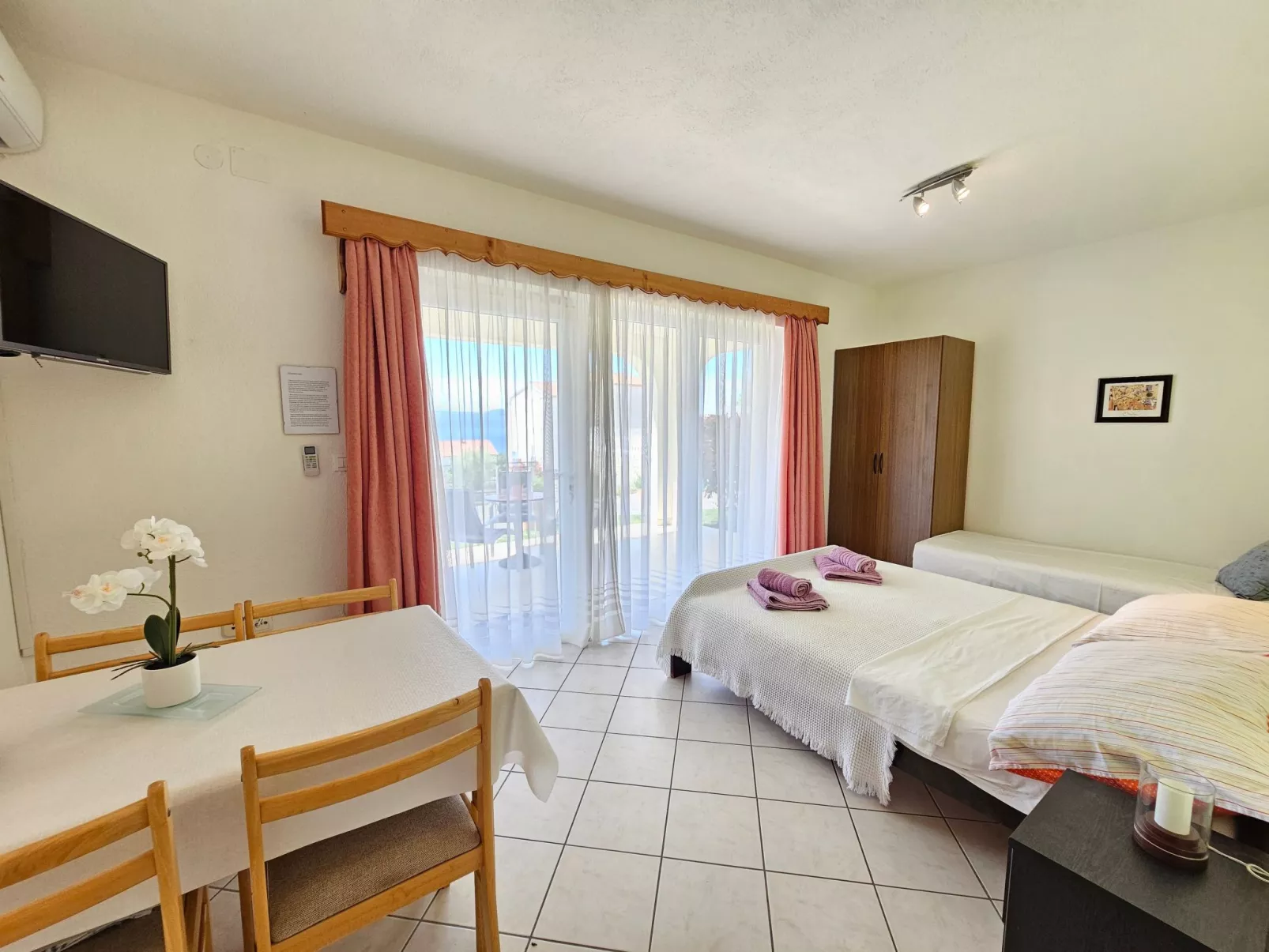 Appartement Studio mit Terrasse-Image-tags.info