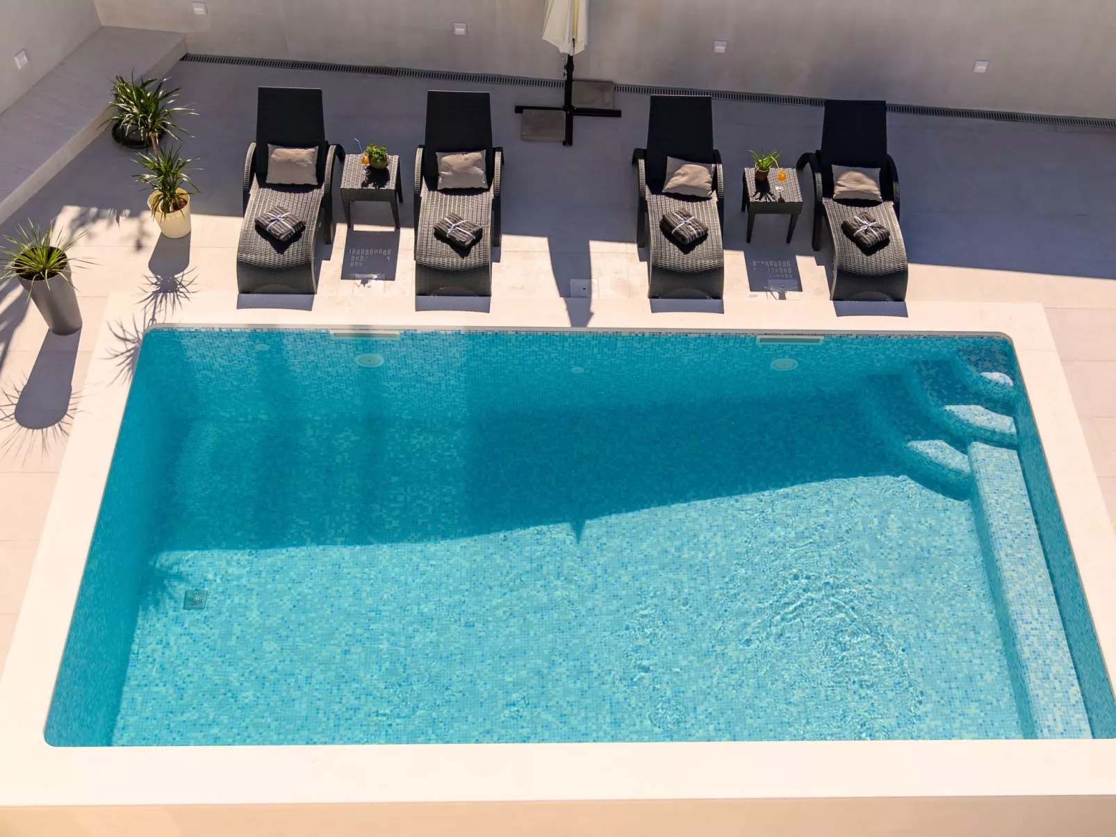 Luxuriöse Ferienvilla mit privatem Pool-Binnen