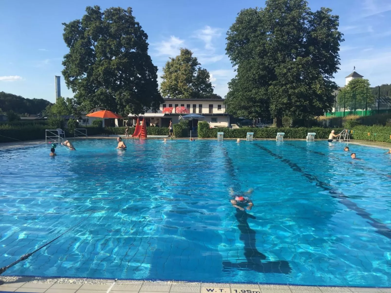 Berg- und Seeblick am Hillebachsee-Buiten