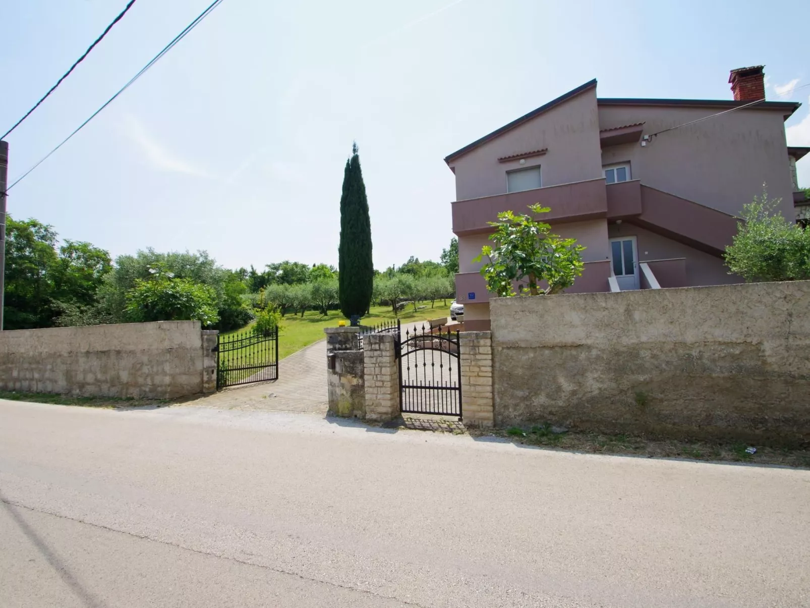 Wohnung in Rakalj mit privatem Parkplatz-Buiten