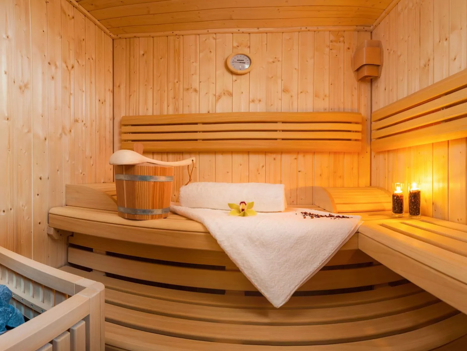 Luxuriöse Villa Rose am Strand mit Pool-Binnen