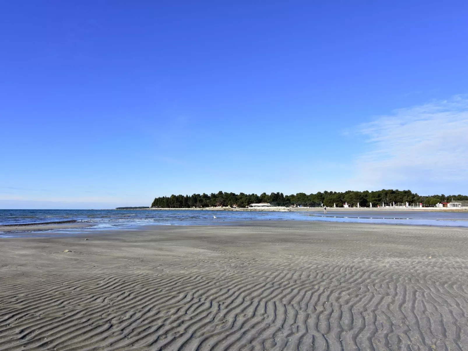 Apartment Nika1 Umag mit Pool und Whirlpool 400 Meter vom Strand entfernt - Buiten