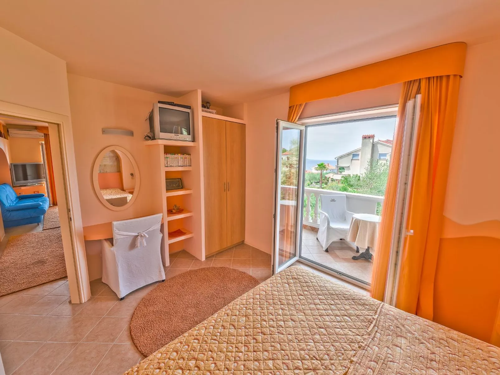 "Dantin" mit Blick auf das Wasser-Binnen