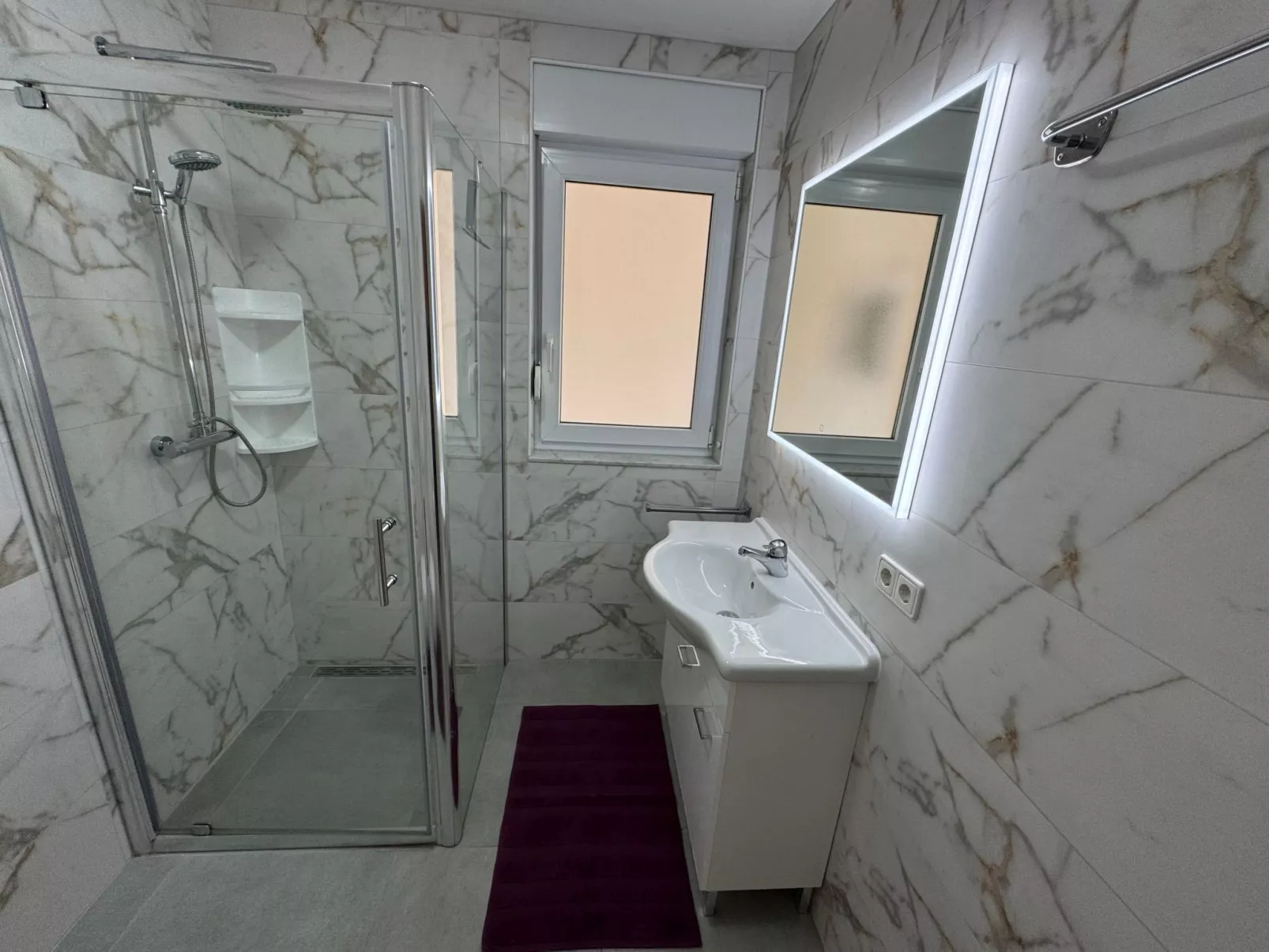 Delfin-Image-tags.info