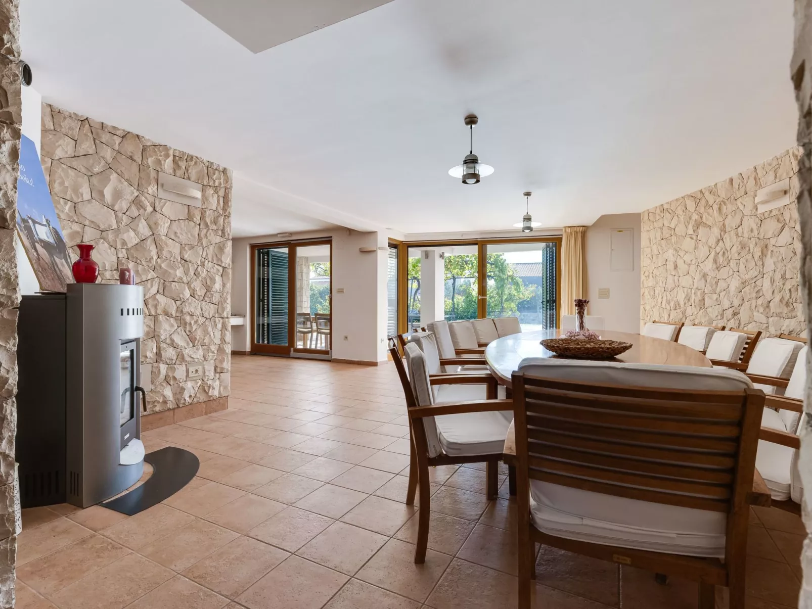 Luxuriöse Villa mit Meerblick - von TA Leut Agency-Binnen