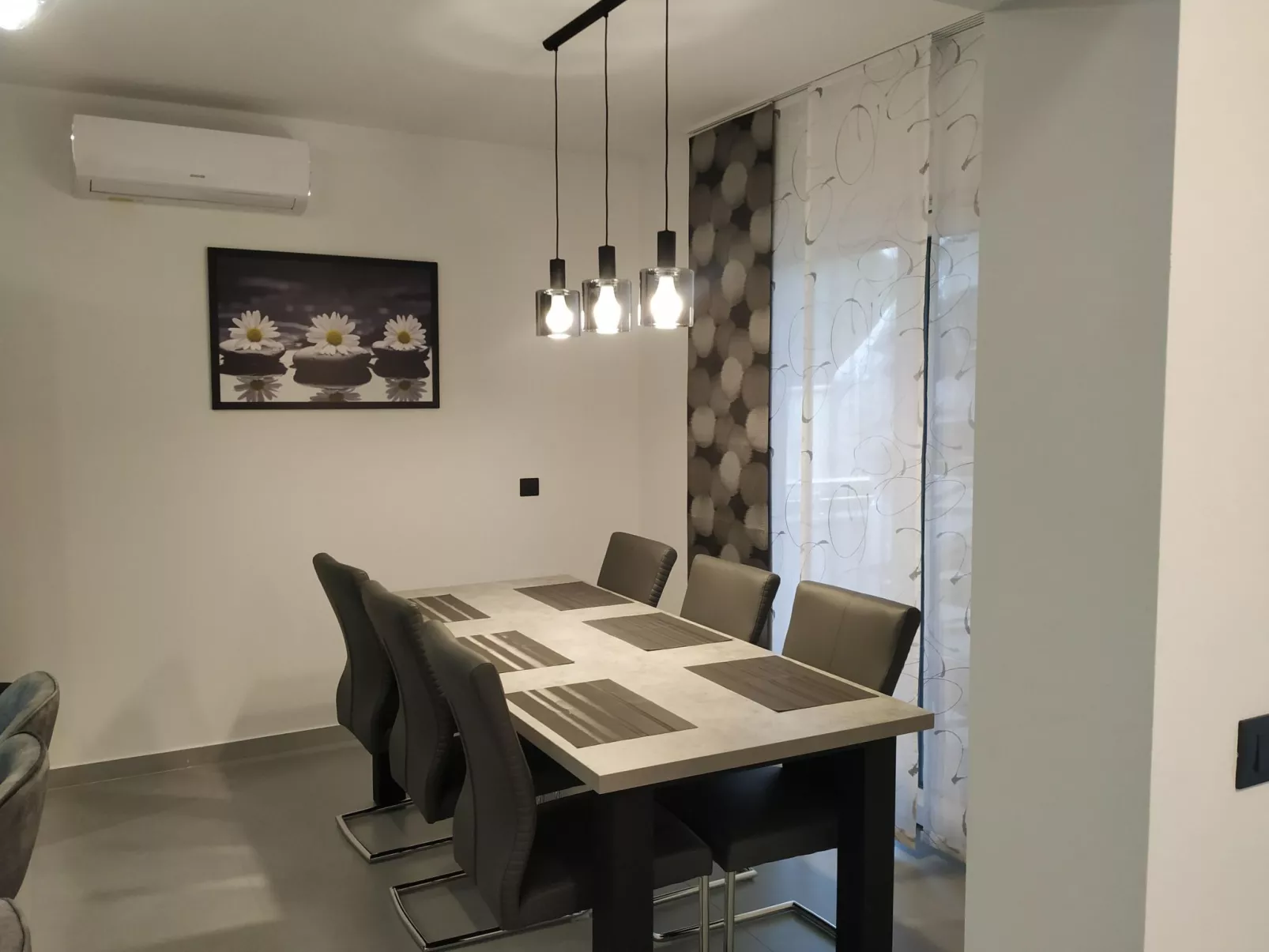 Ferienvilla mit privatem Pool-Binnen