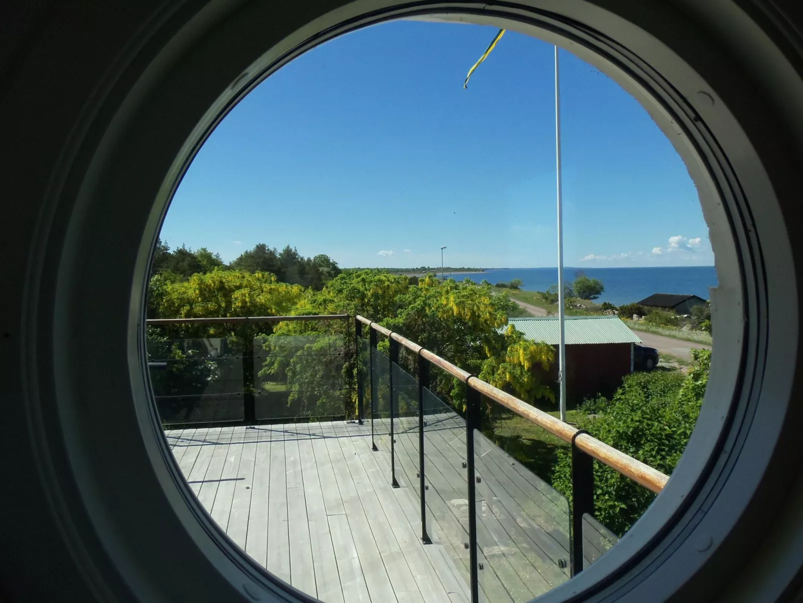 Freistehende Strandvilla mit großem Balkon-Buiten