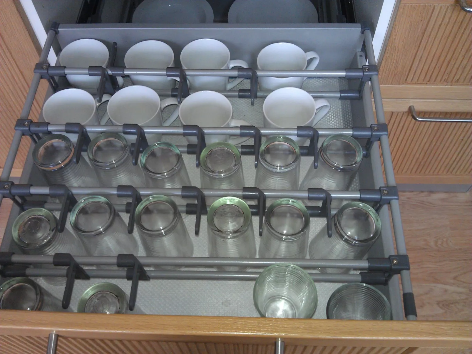 Modernes, geräumiges Haus mit großer Terrasse-Image-tags.info