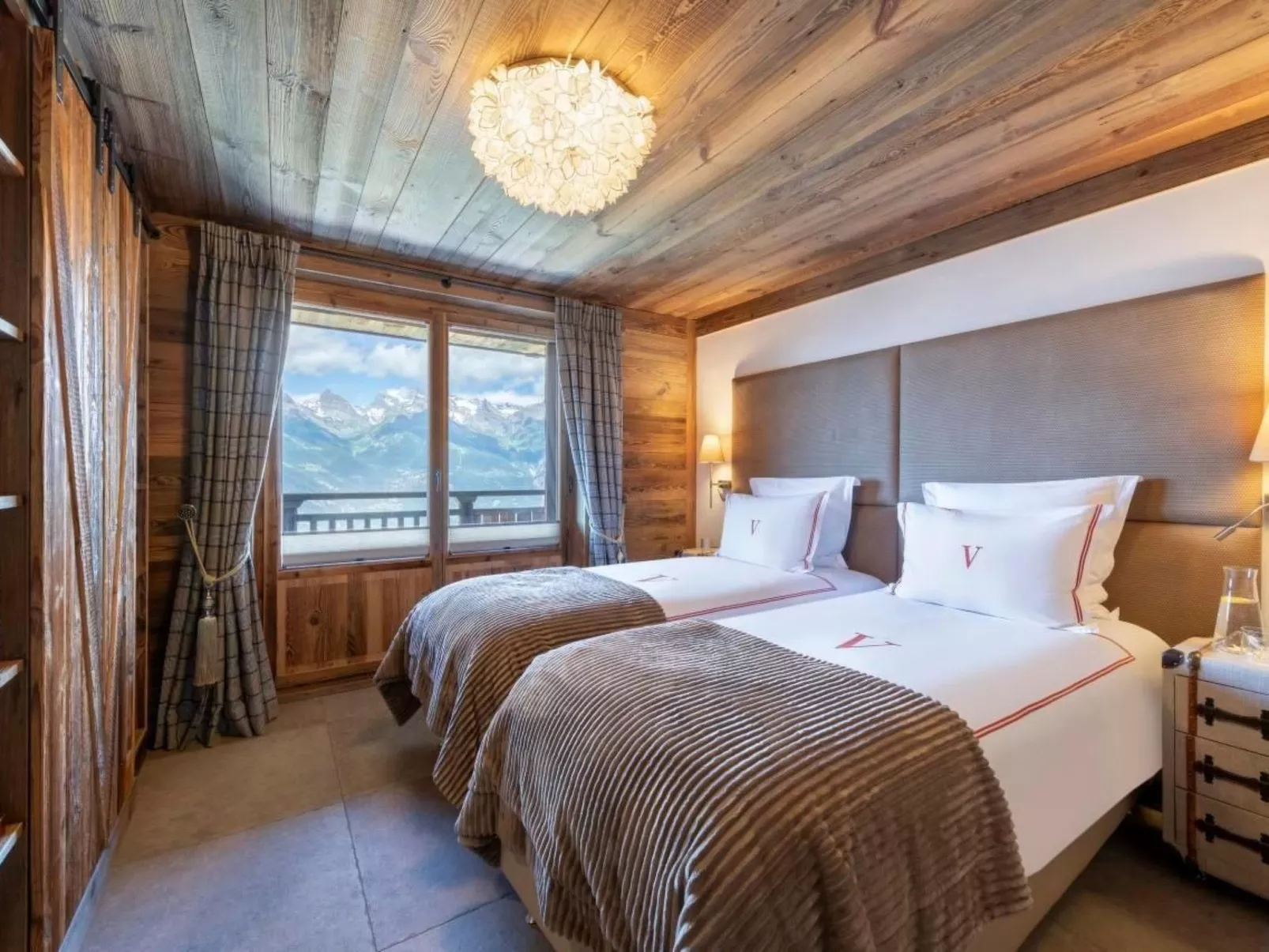 Chalet V mit Lift und Pool-Binnen