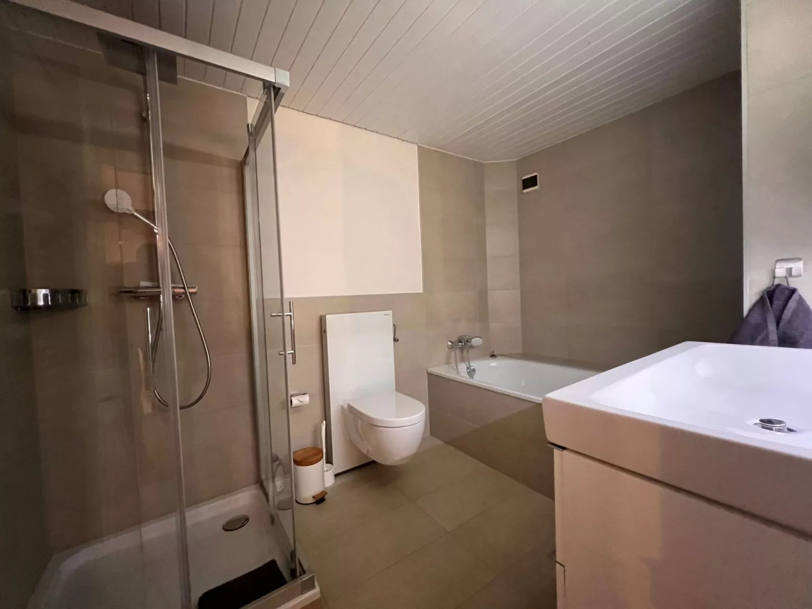 Vigneronne, Vigne-Binnen