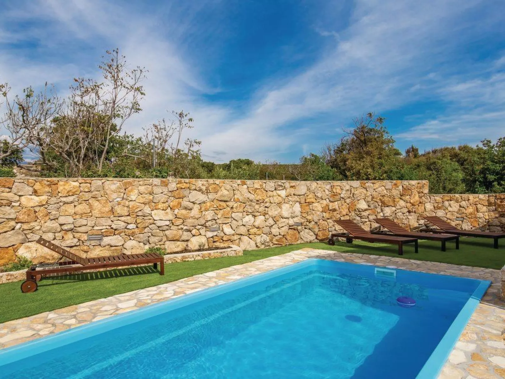 In Novalja mit Privatem Pool-Buiten