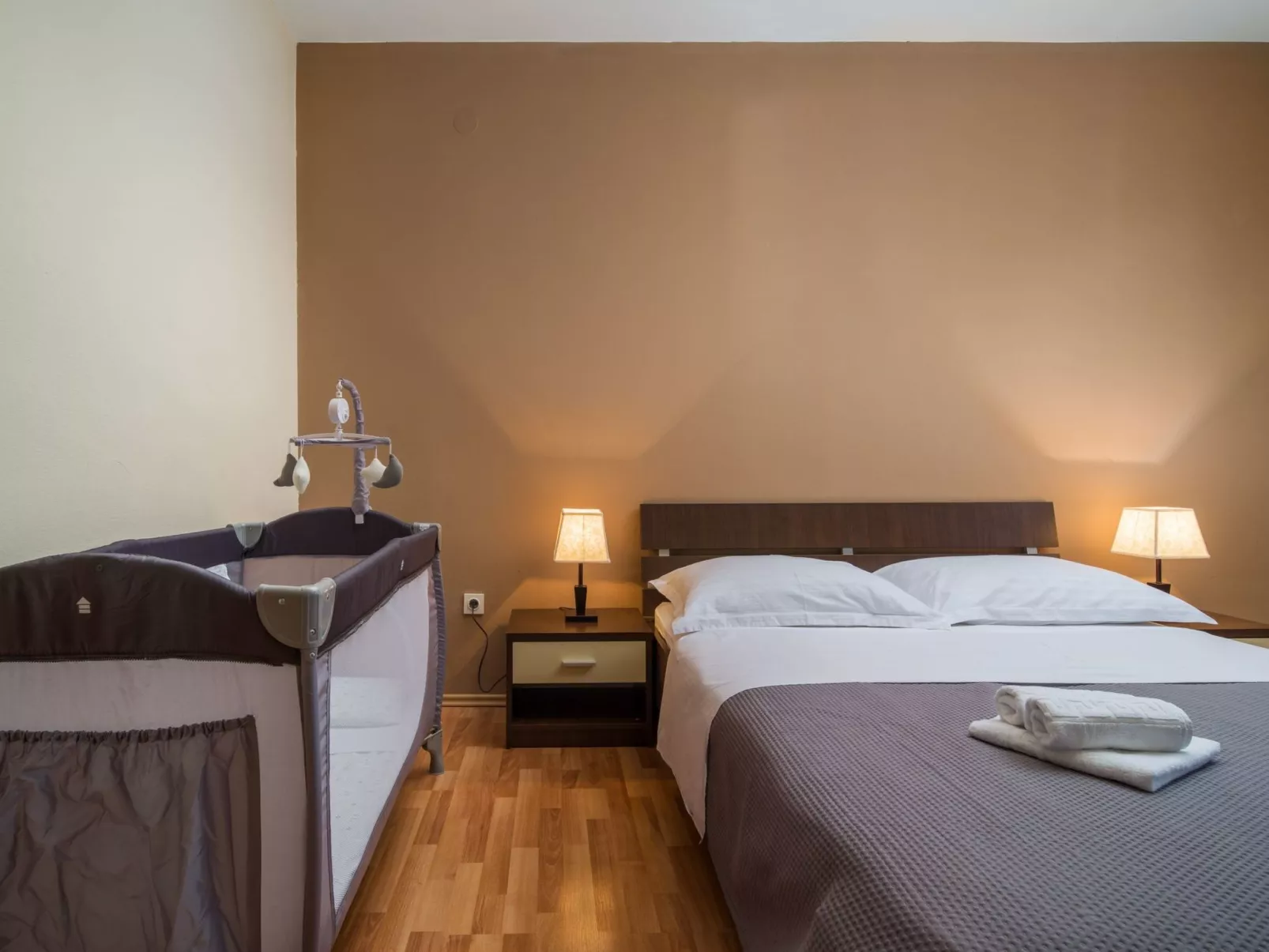 Villa Rustica mit traditionellem und rustikalem Touch-Binnen