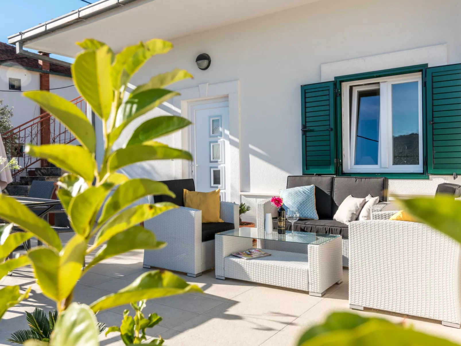 Modernes Ferienhaus mit Terrasse und Meerblick-Binnen