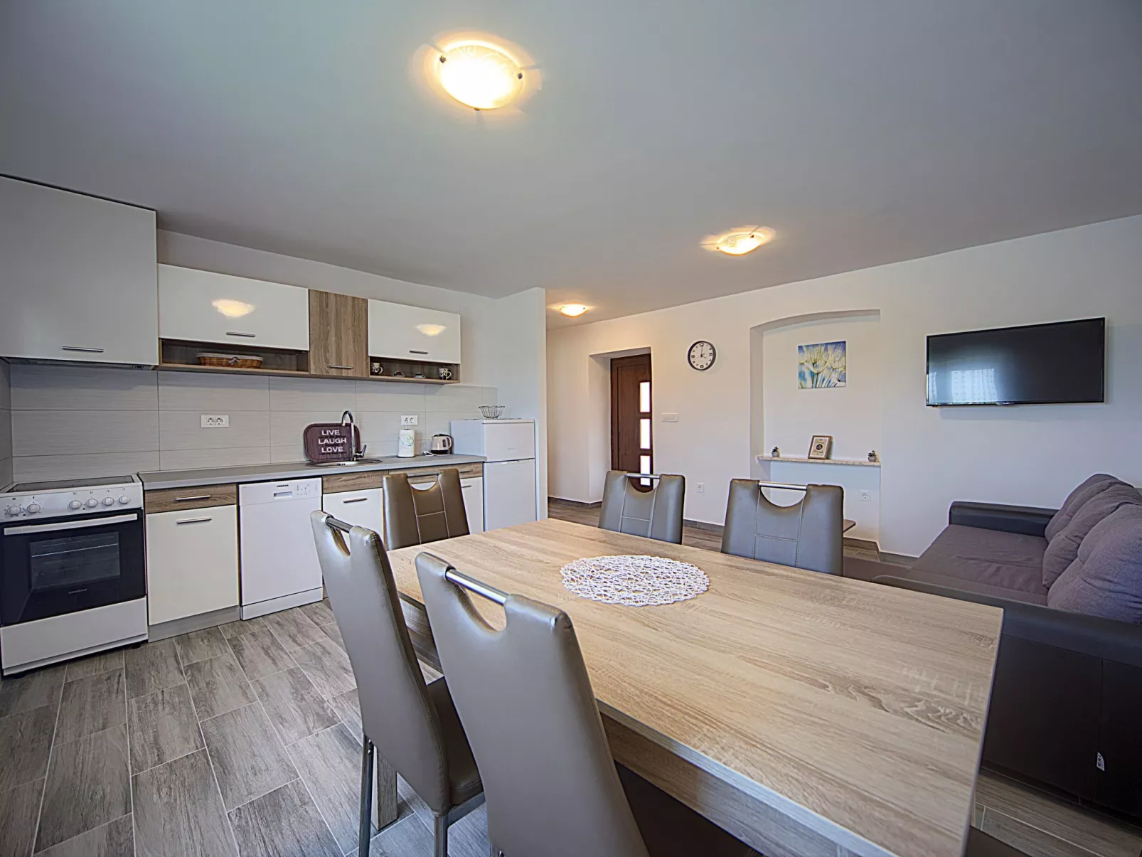 Villa mit Garten, Grill und Terrasse-Binnen