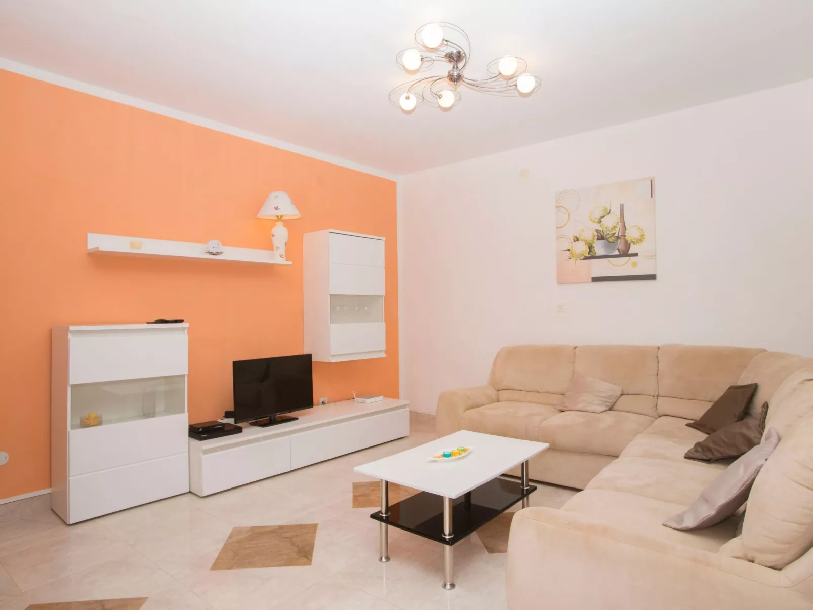 Mit eigenem Pool und schönem Meerblick-Binnen