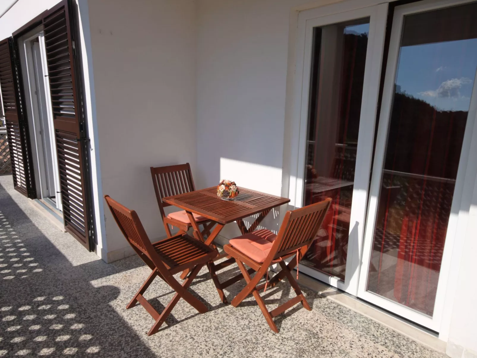 "Leonardo B2" mit Terrasse-Buiten