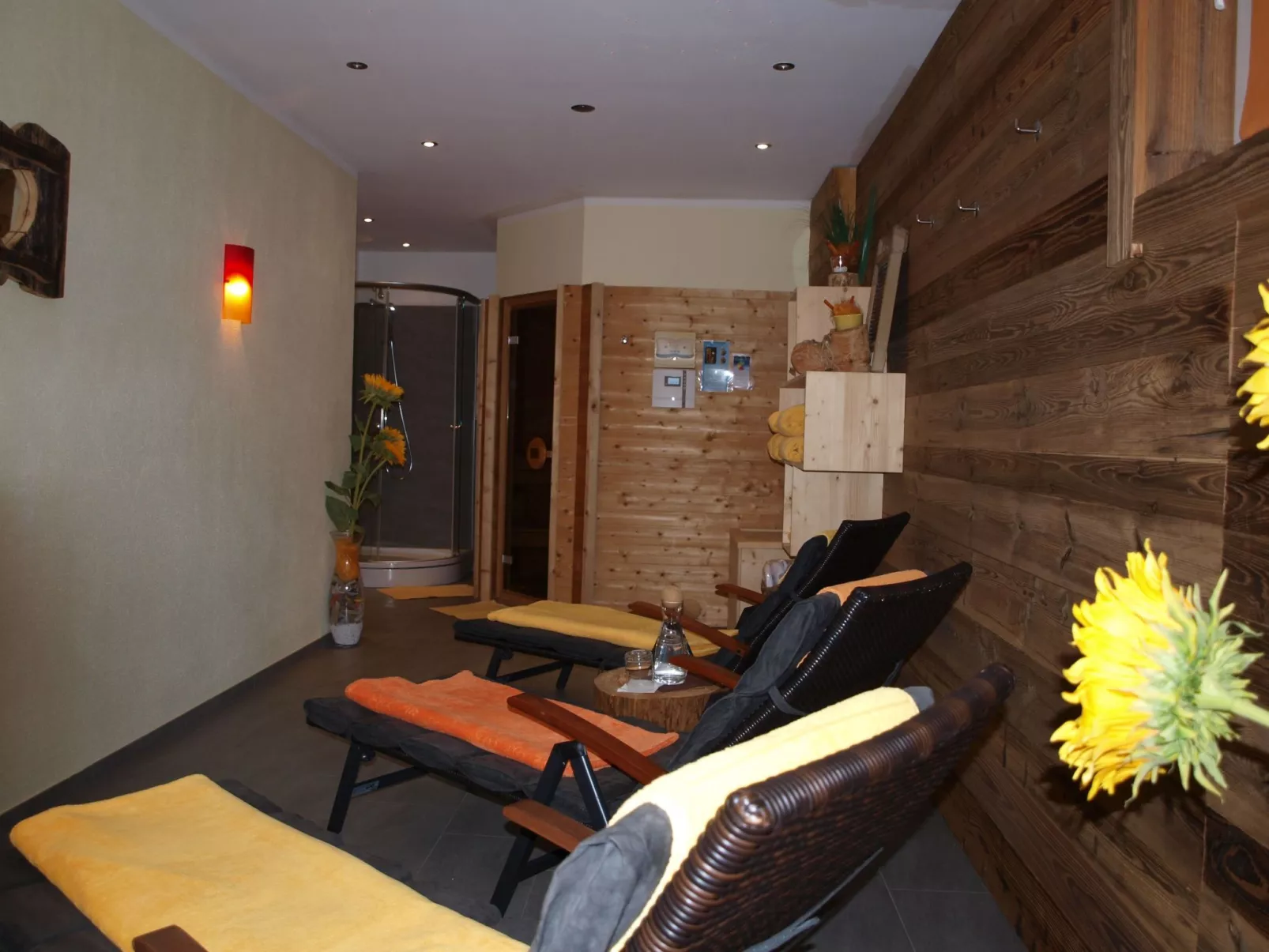 Sunny Hideaway-Binnen