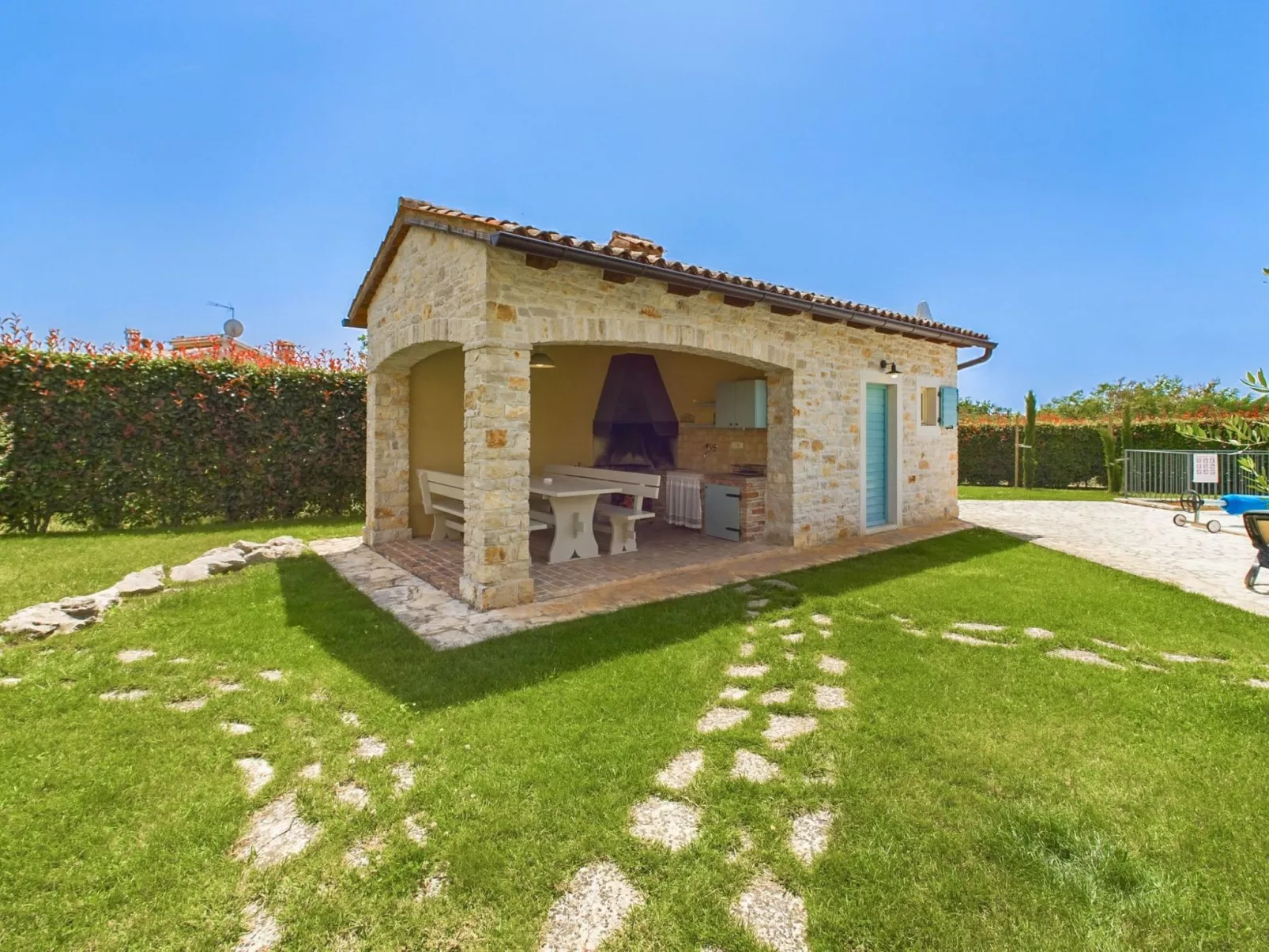 Luxusvilla "Azzurra" mit beheiztem Pool-Buiten