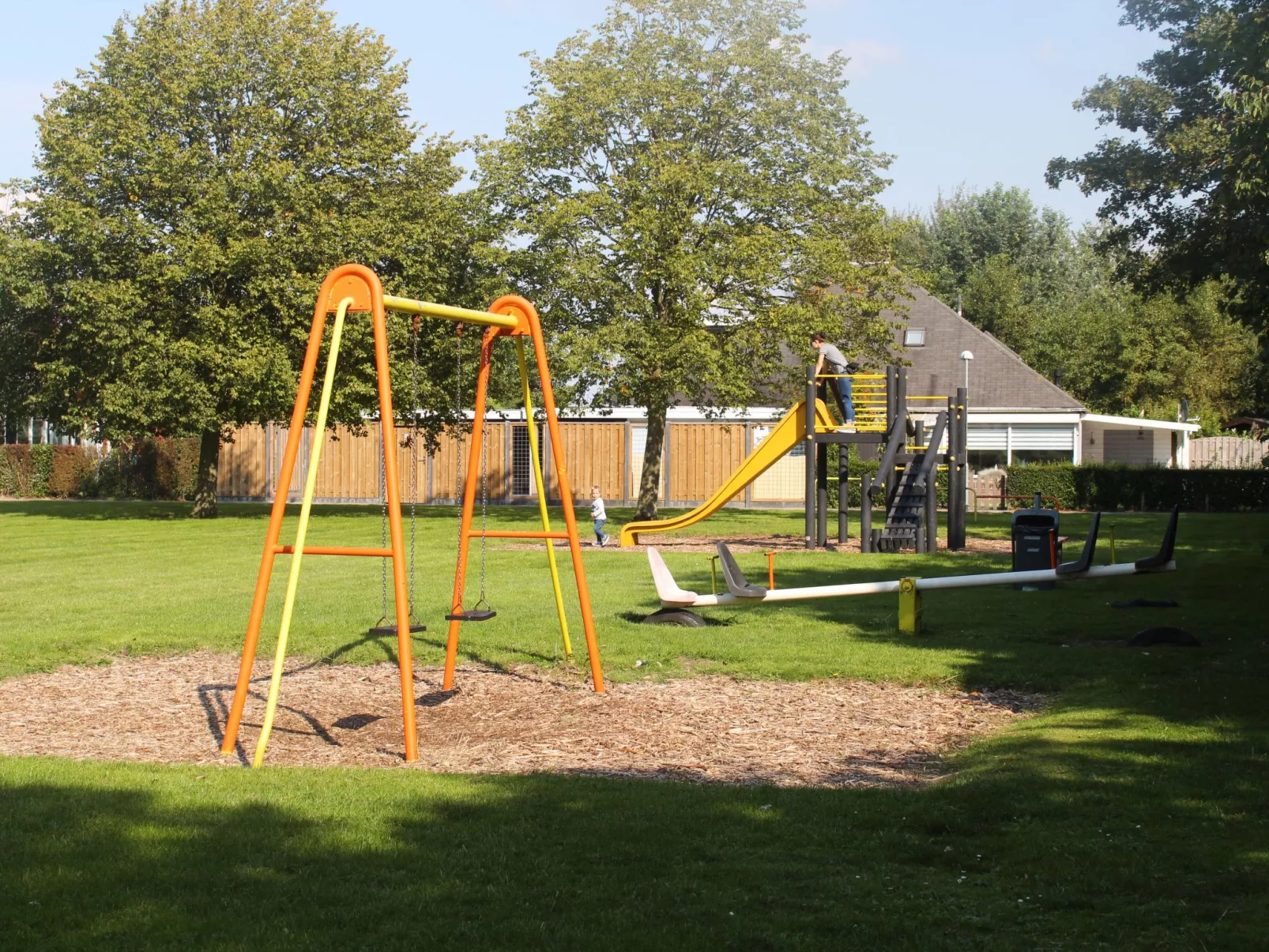 Luxus-Ferienhaus mit Sauna und Kamin-Buiten