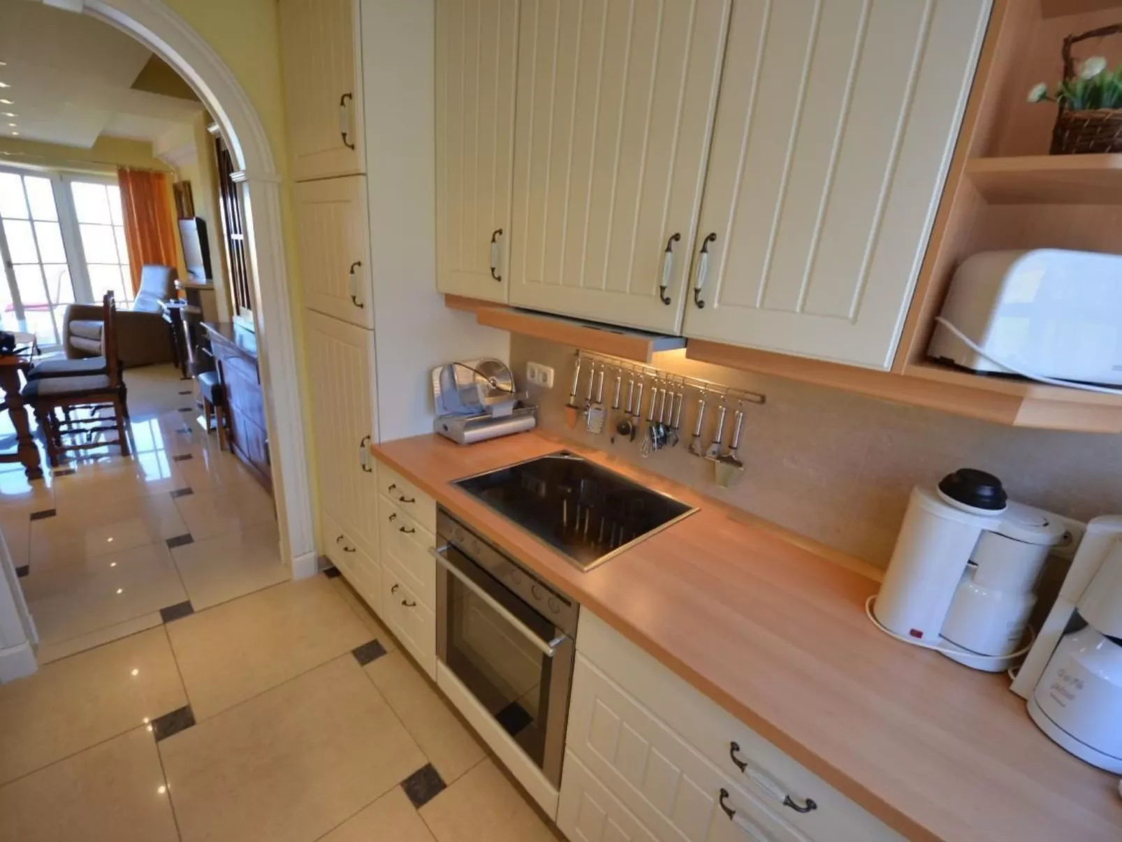 Kliff-Image-tags.info