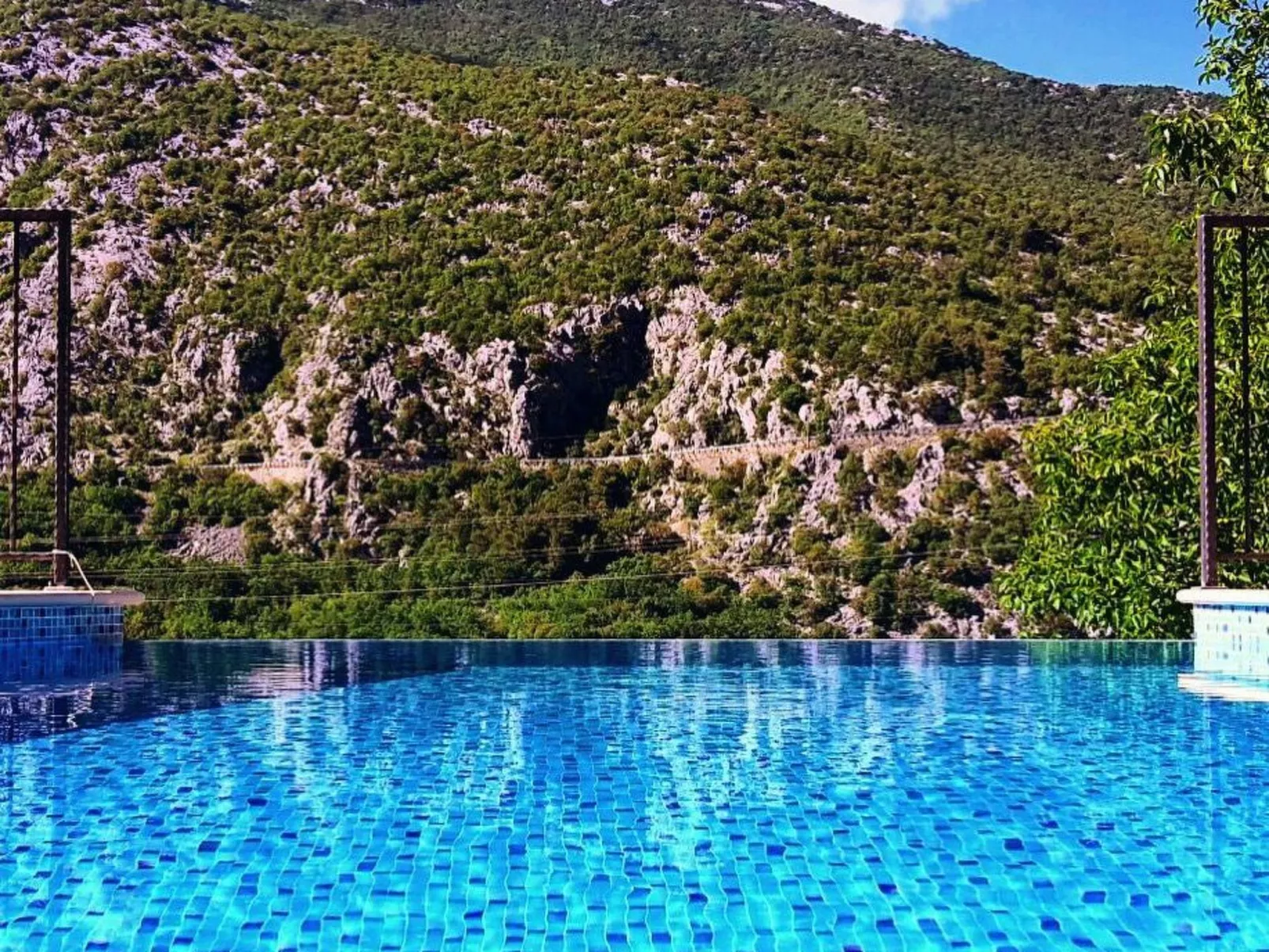 Villa Mosor mit beheiztem Salzwasserpool und Sauna-Buiten