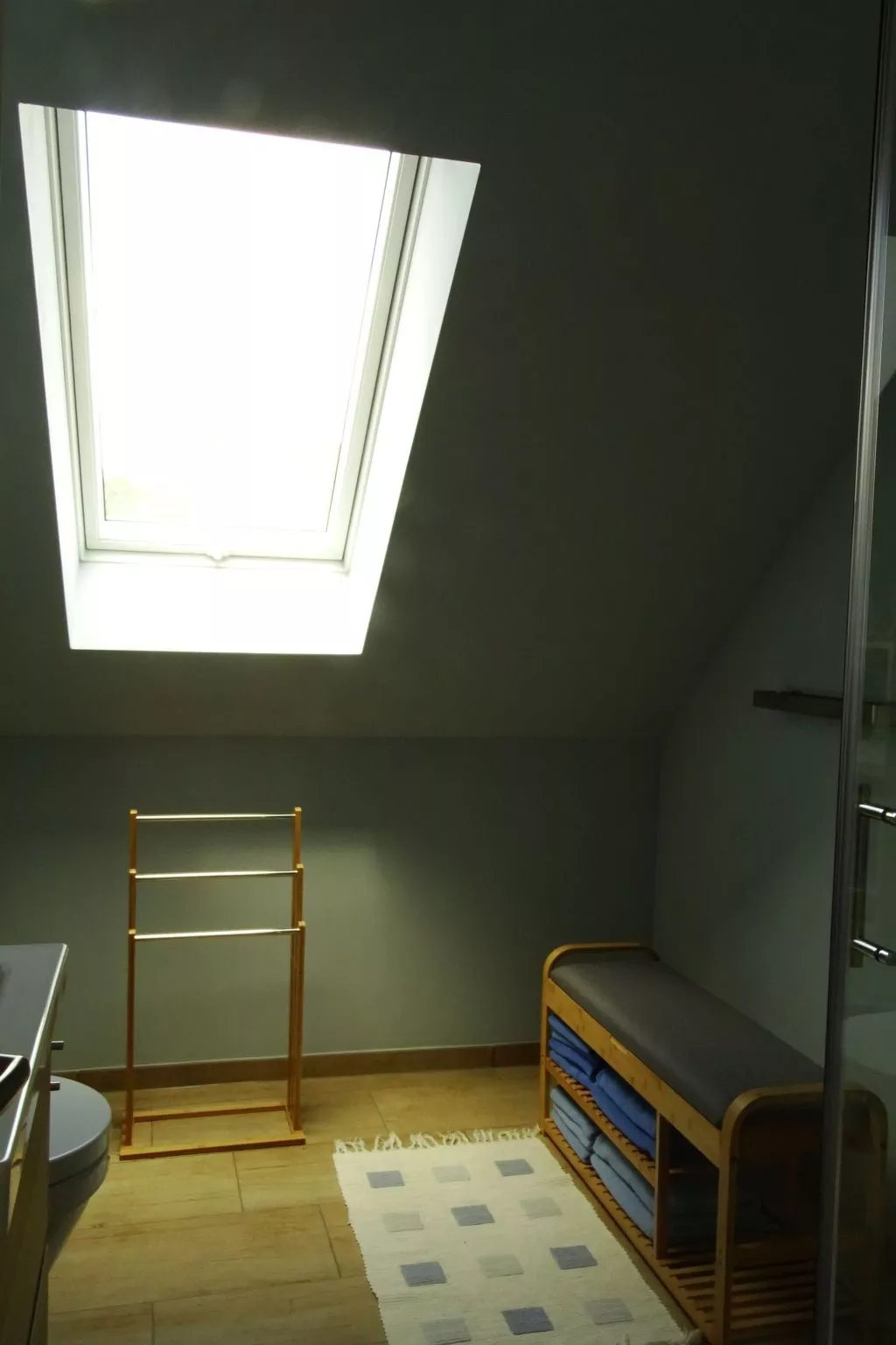 Gemütliches Dachgeschoss-Apartement mit Seeblick und großem Garten am Wasser-Binnen