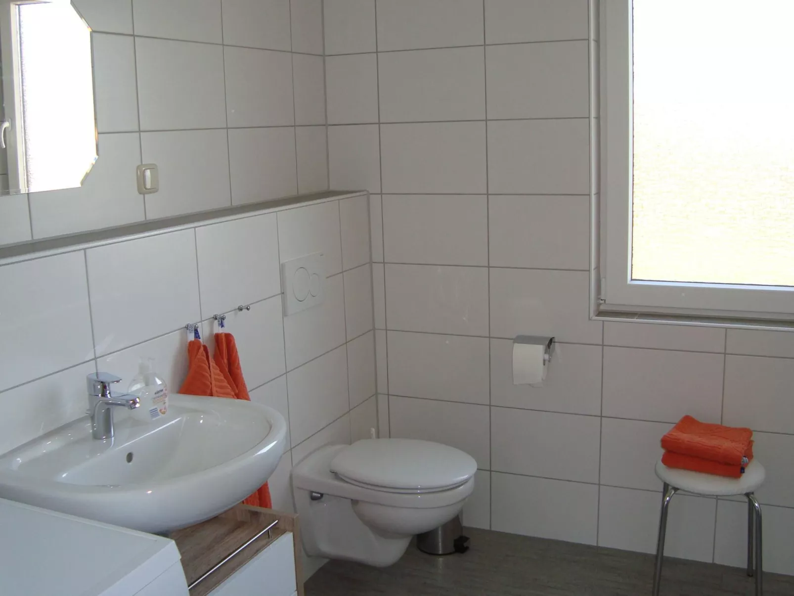 Komfortable Ferienwohnung mit großem Garten-Binnen