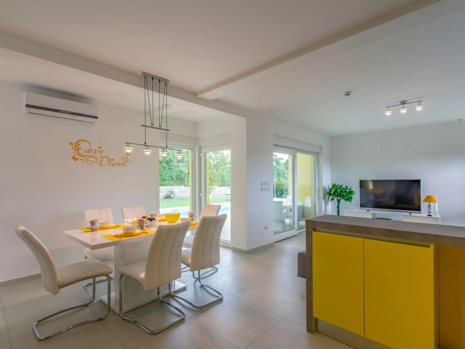 Mit Privatpool für 6 Personen-Binnen