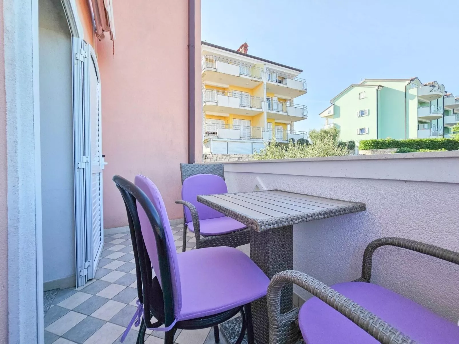 Apartment für 3 Personen mit Meerblick-Buiten