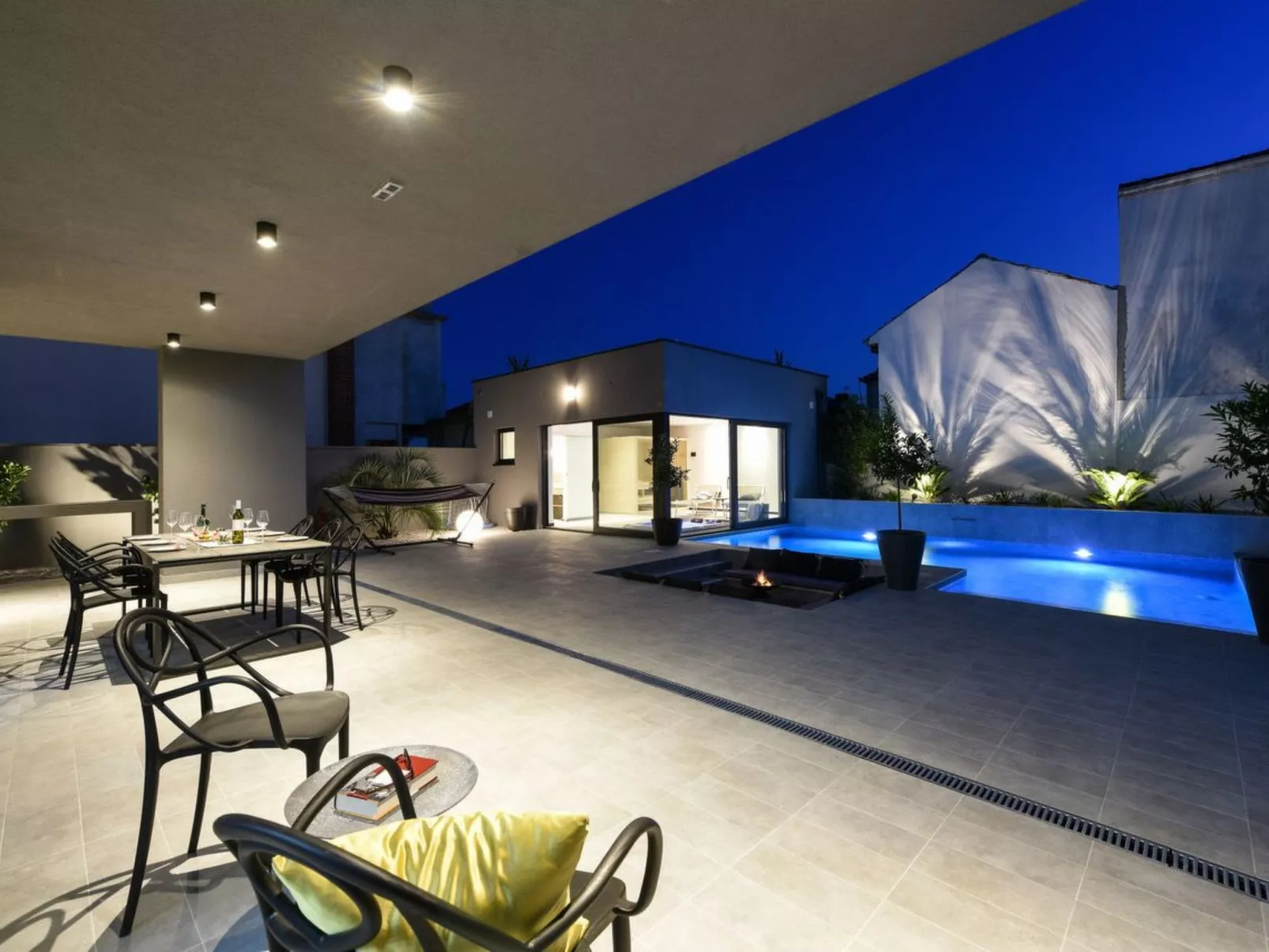 Villa "Omnia" mit Whirlpool-Buiten