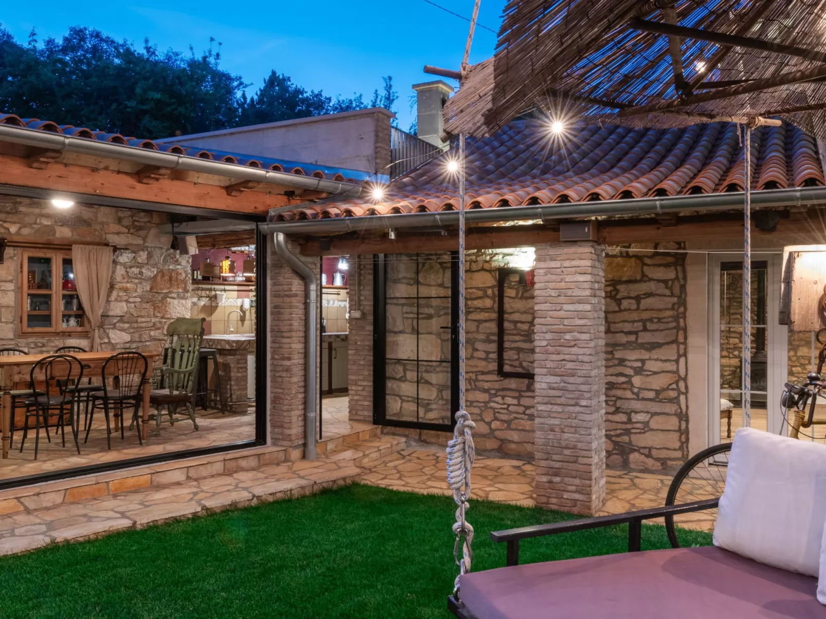 Rustic cozy house Pupy mit private pool und kino-Buiten