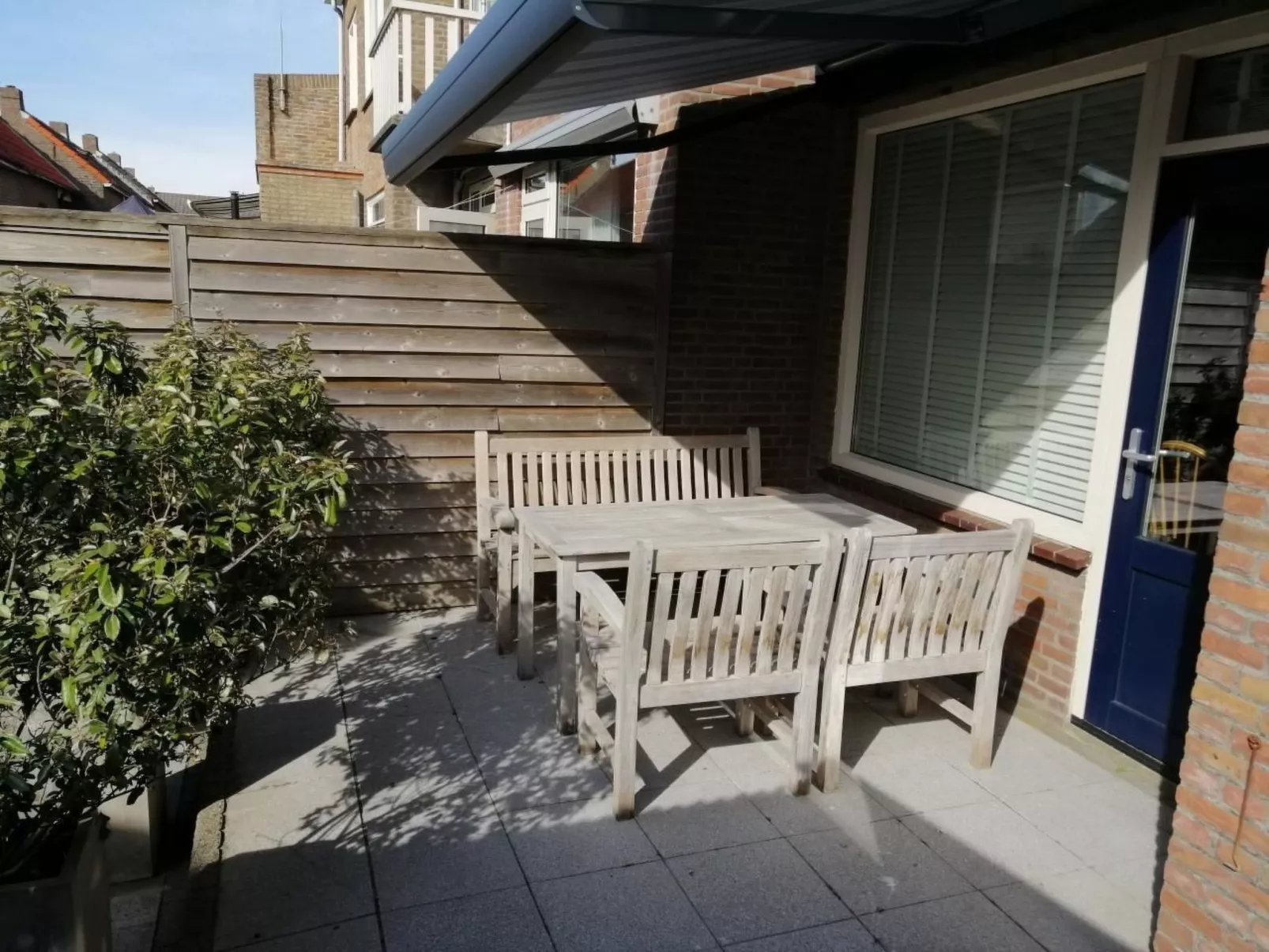 "Emmastraat" mit Terrasse-Binnen