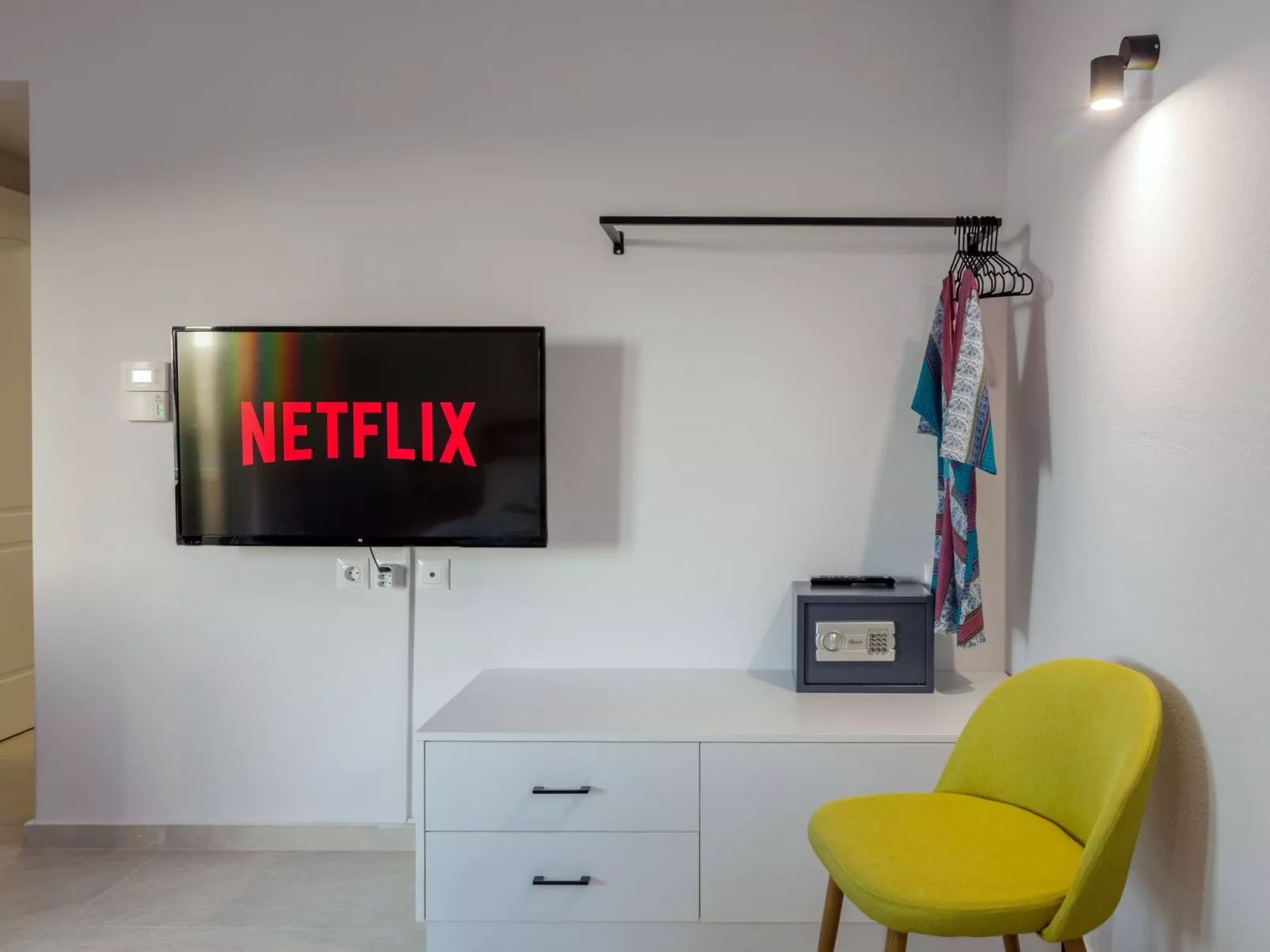 Ferienvilla mit privatem Pool-Binnen