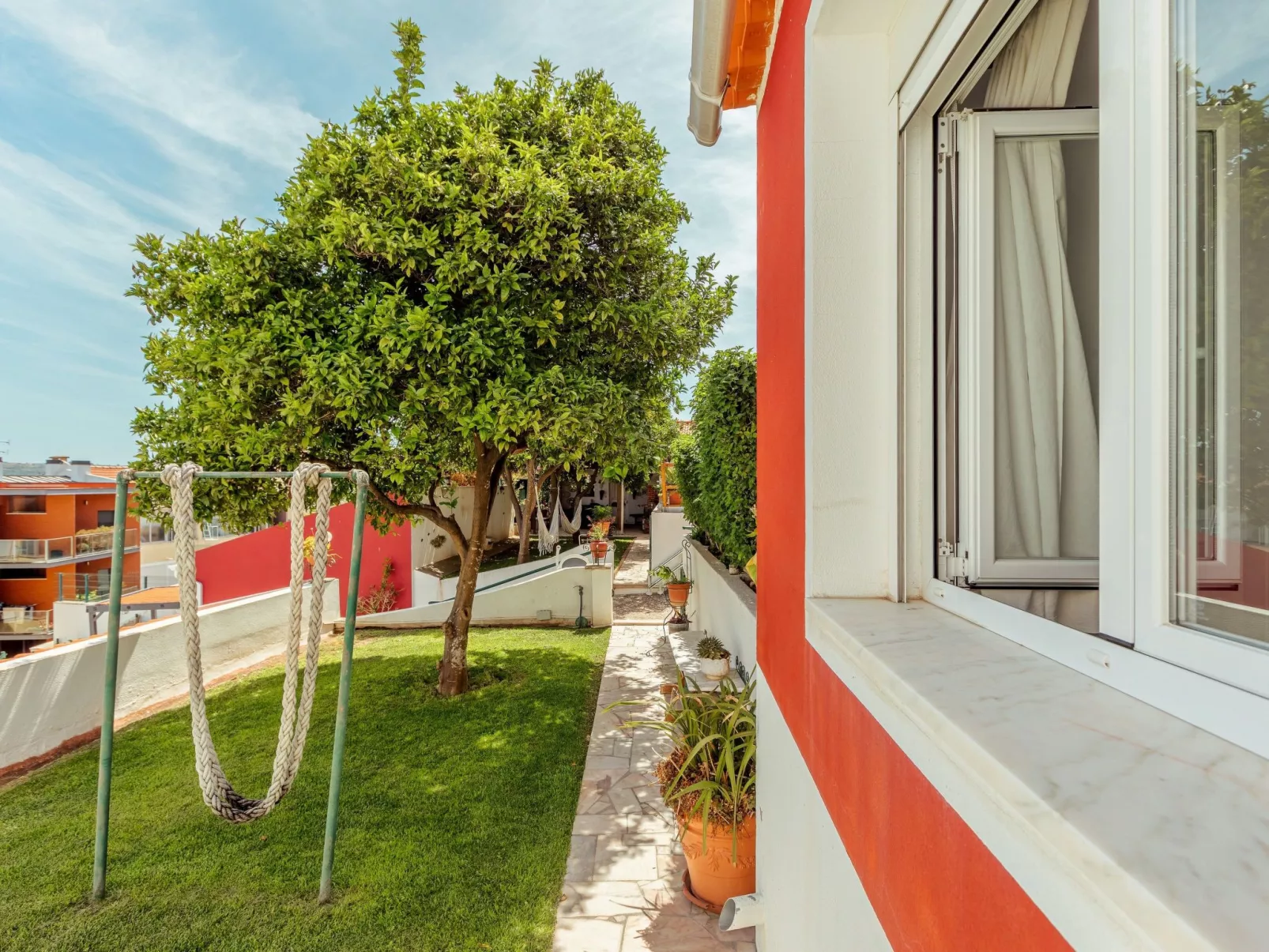 In Algés mit Kleinem gemeinsamem Pool - Buiten