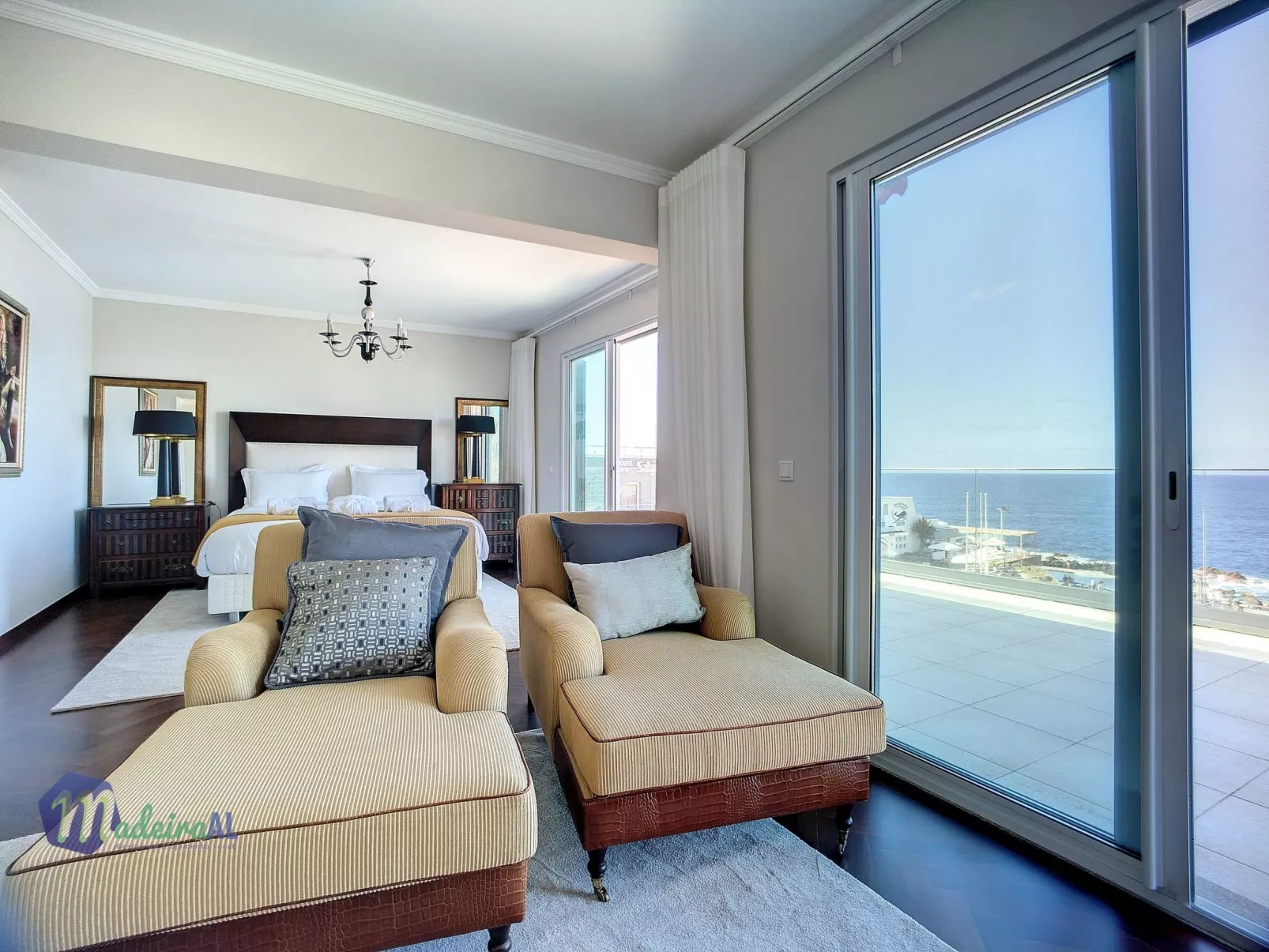 PEARLS BEACH VILLA-Binnen