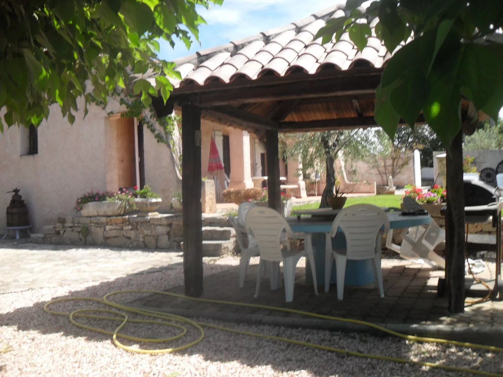 Beheizter Pool ab Mitte April-Buiten