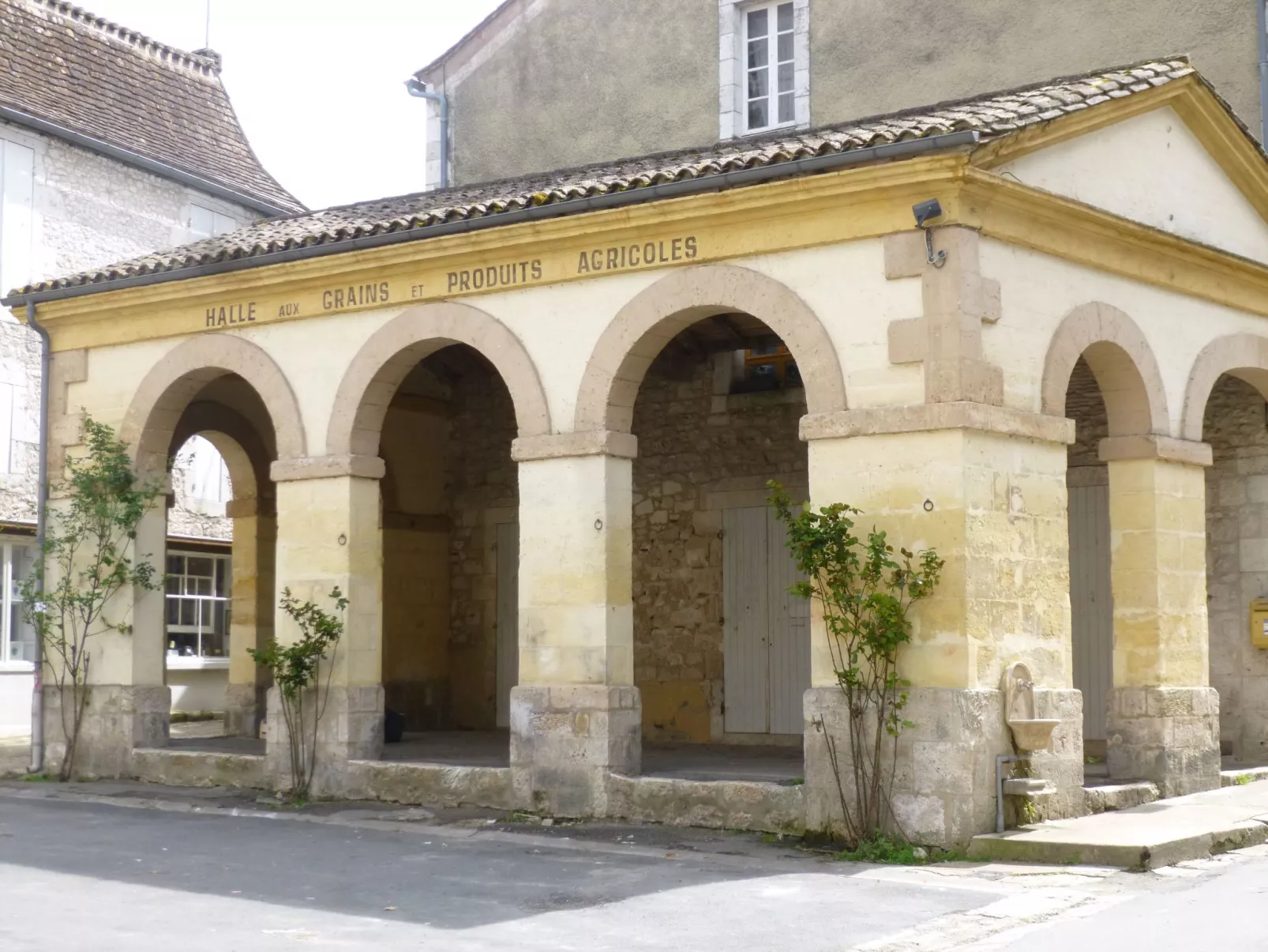 Fachwerkhaus "gitealienor perigord"-Buiten