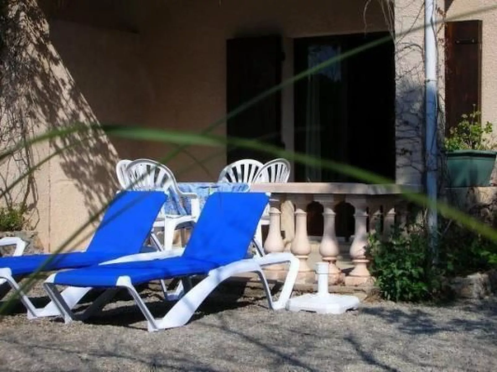 "La Cigale" mit Schwimmbad-Buiten