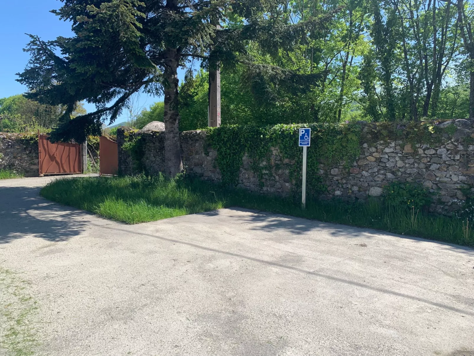 Domäne "La Résidence" inmitten der Natur-Buiten