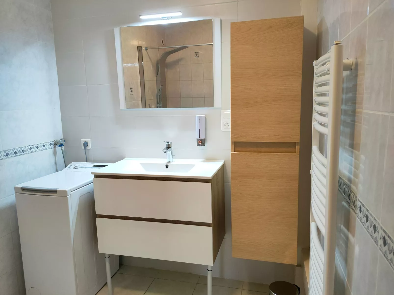 Saine Montagne du Jura mit Spa Sauna Fluss-Binnen