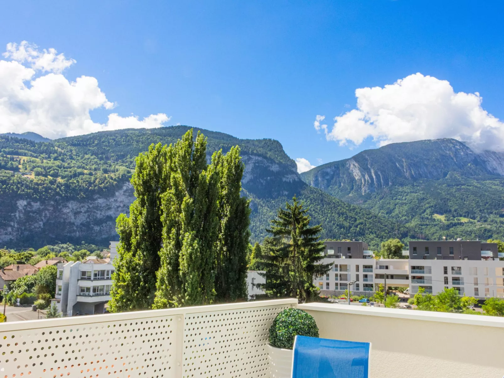 Gemütliches Condo mit wunderschönem, ruhigem Bergblick-Buiten